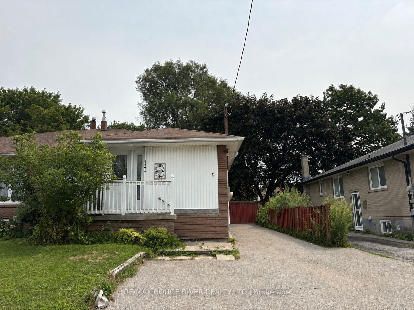 121 Lupin Drive 2 #2, Lower, Whitby — Semi-Detached for lease, photo 1