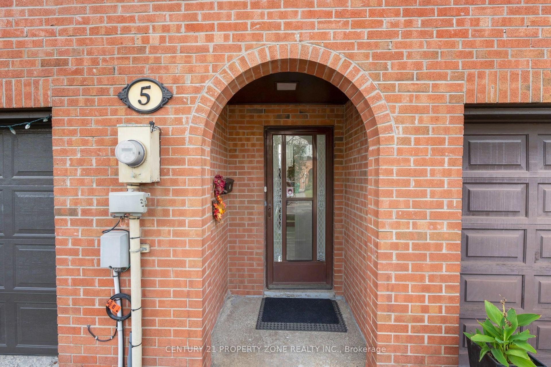 5 Briar Path, Brampton — Condo Town for sale, photo 1