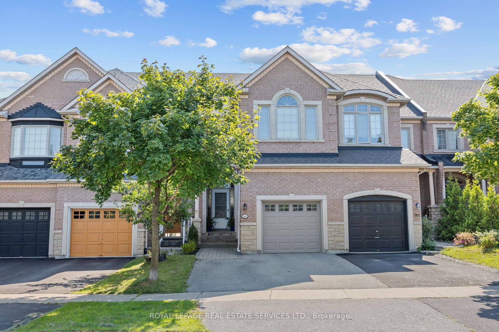 140 Kingsbridge Circle — photo 1