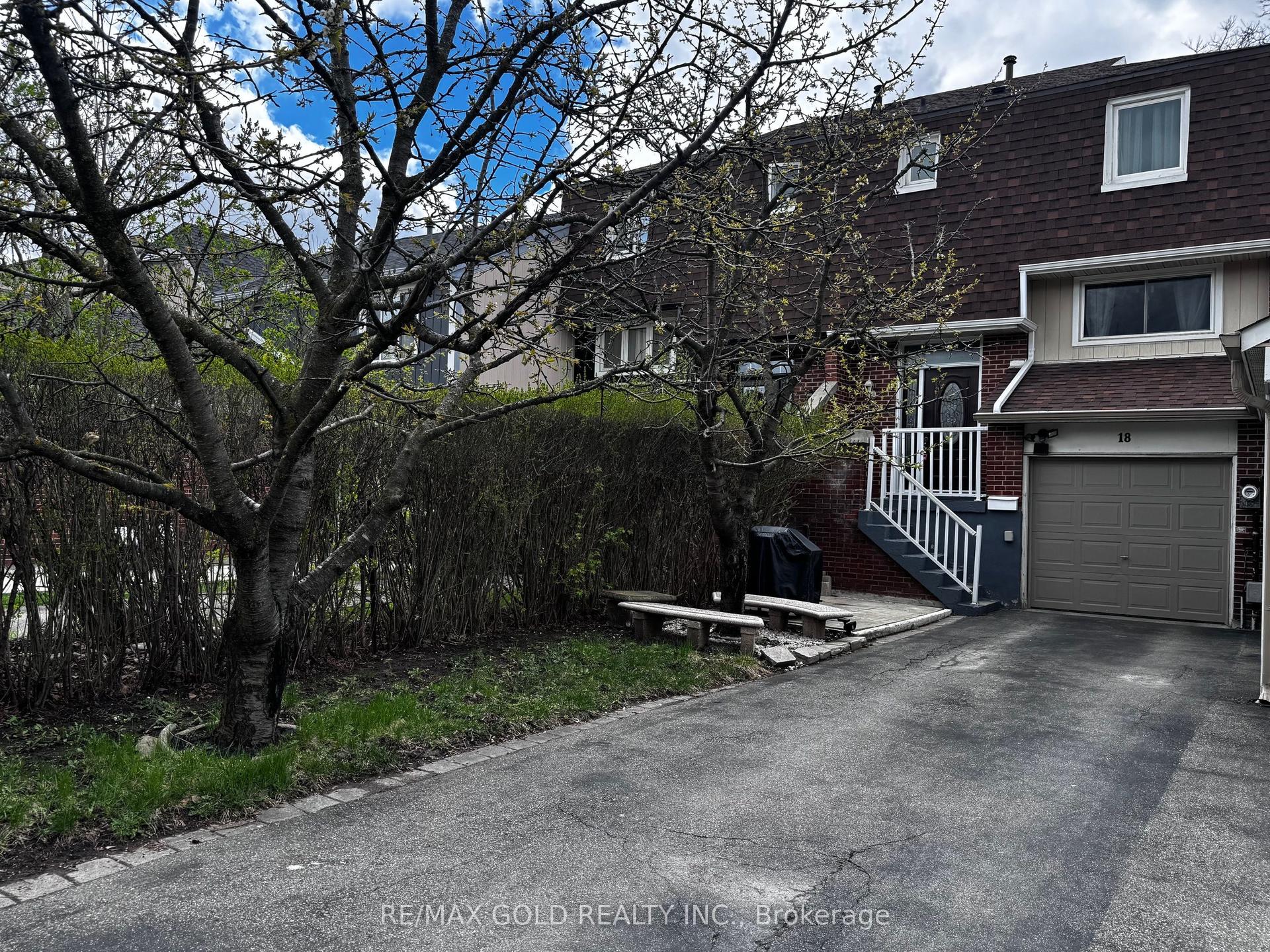 18 Peterson Court — photo 1