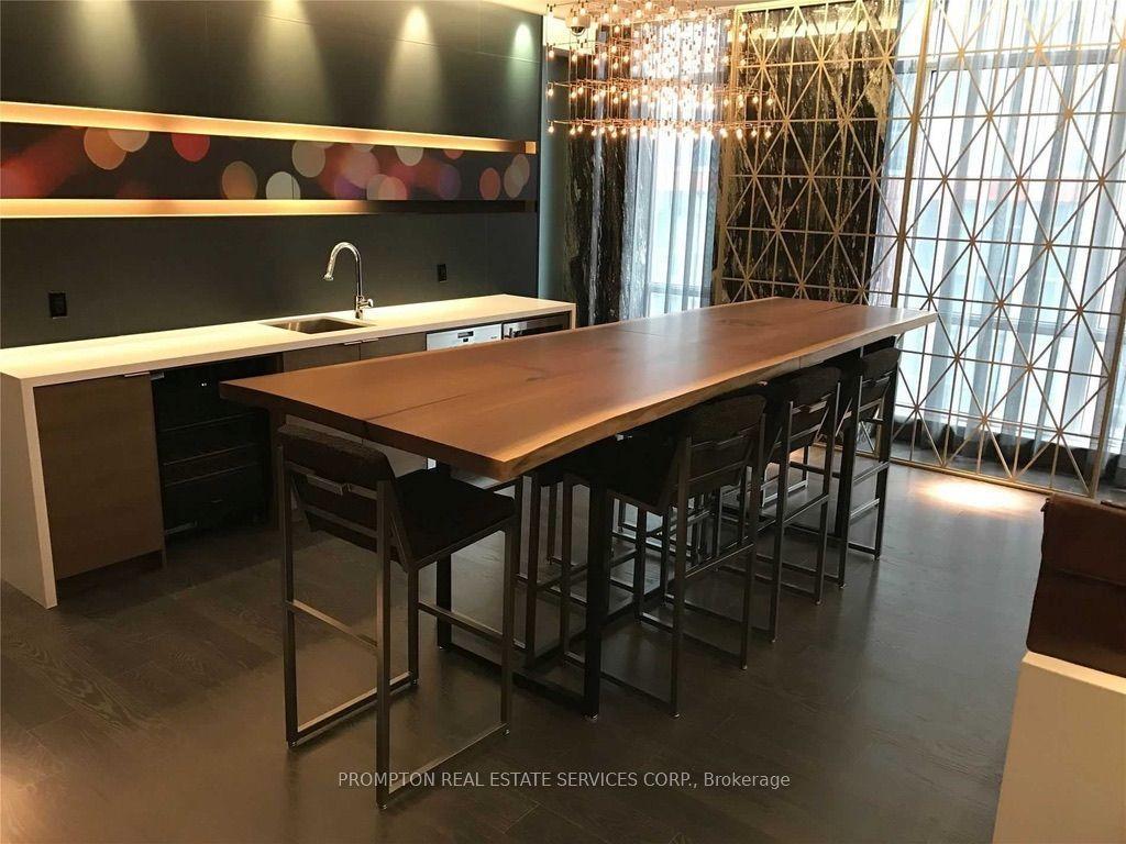 30 Nelson Street 407 #407, Toronto — Condo for lease, photo 1