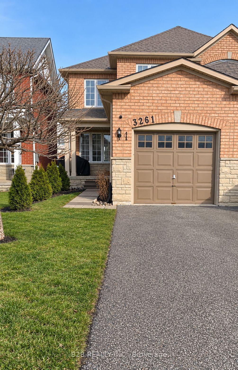 3261 Apricot Street, Mississauga — Semi-Detached for lease, photo 1
