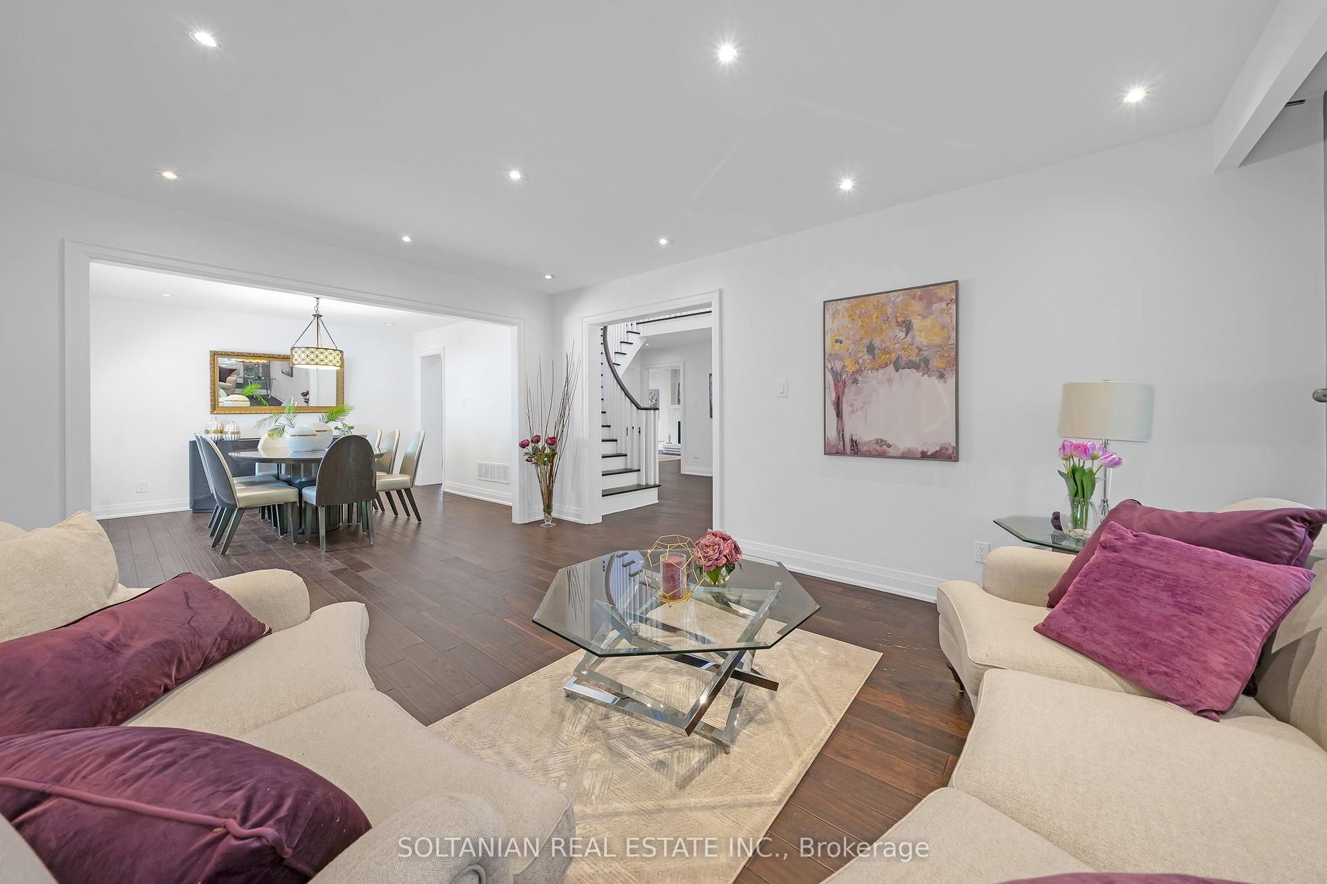 12 Dorian Place — photo 1