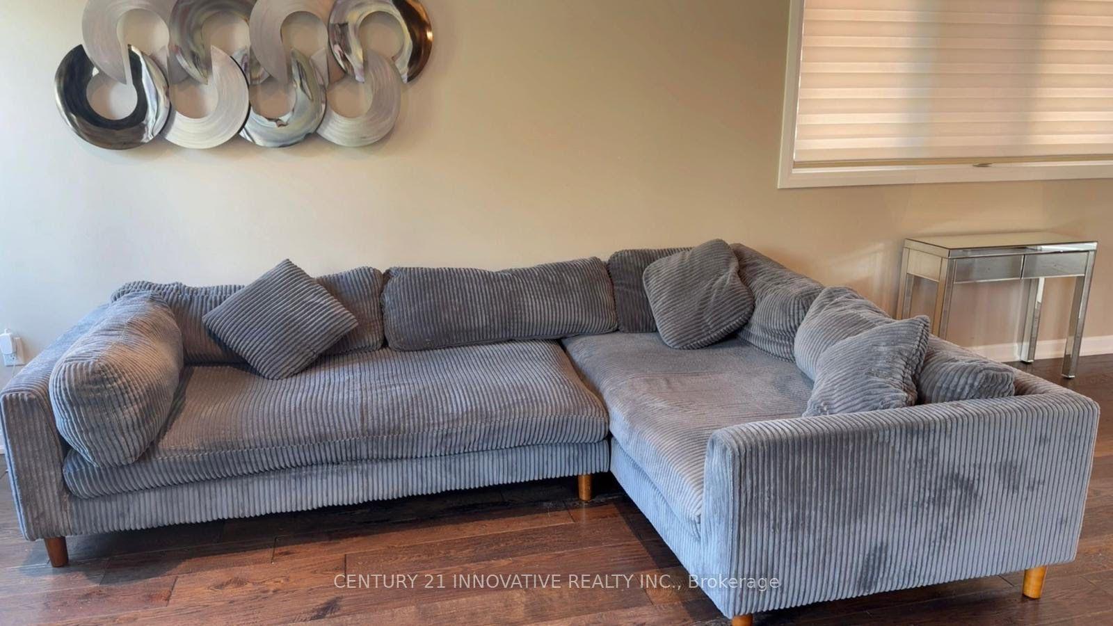 188 Barkley Crescent — photo 1