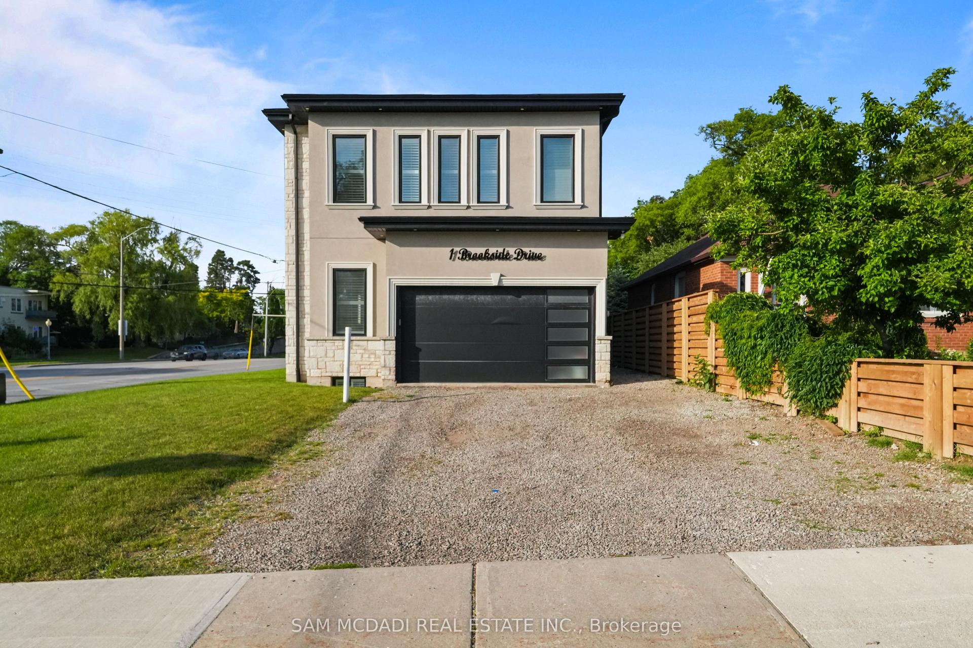 1 Brookside Drive, Mississauga — Detached for sale, photo 1