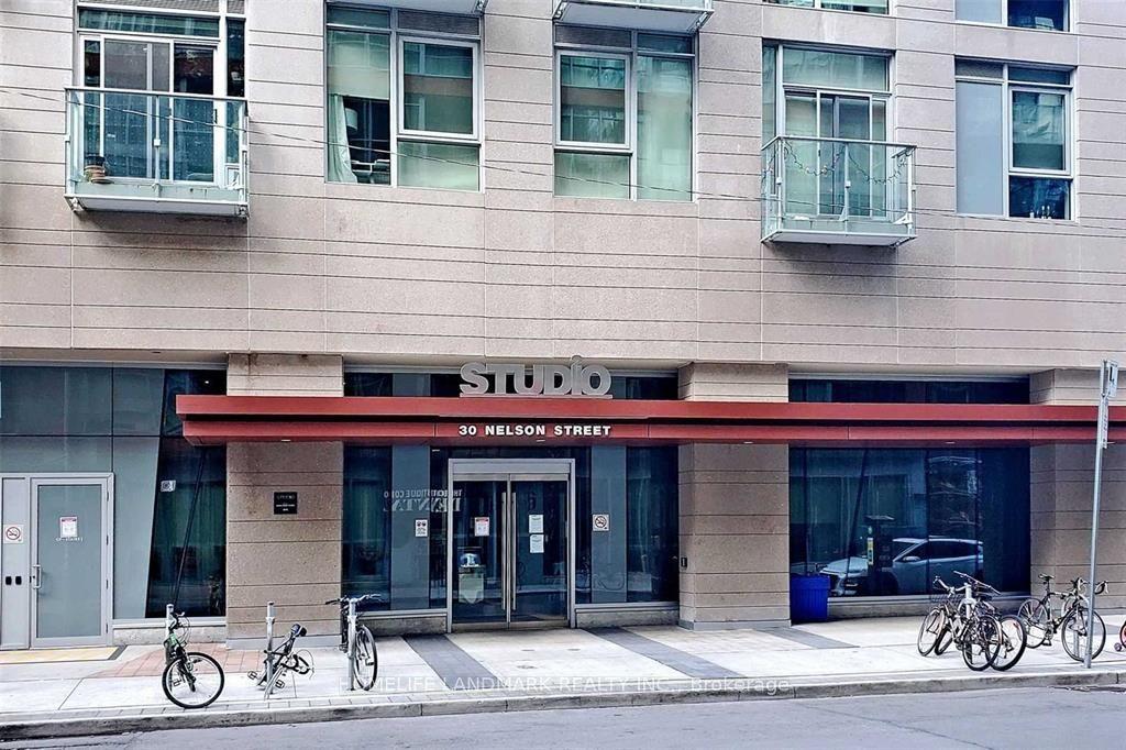 30 Nelson Street 1209 #1209, Toronto — Condo for lease, photo 1