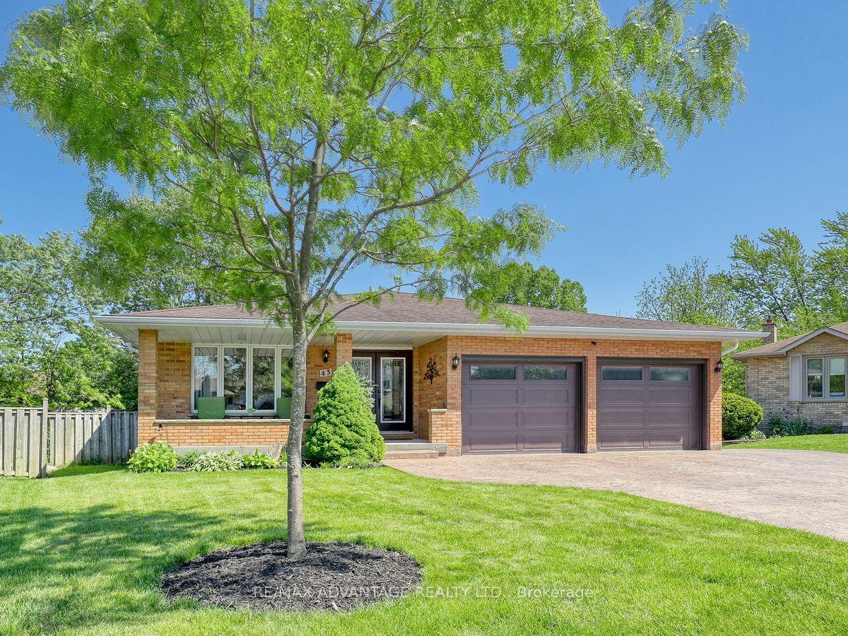 43 Lynngate Grove — photo 1
