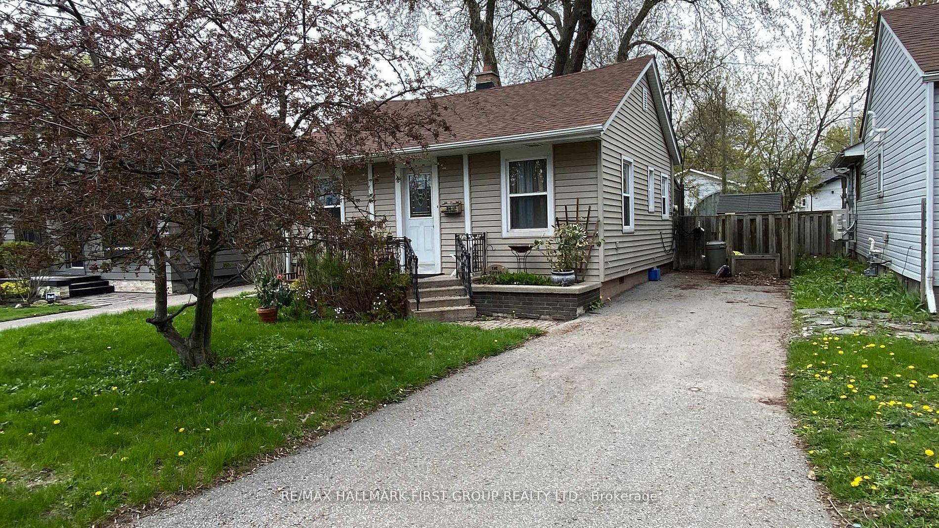 24 George Street, Ajax — Detached for sale, photo 1