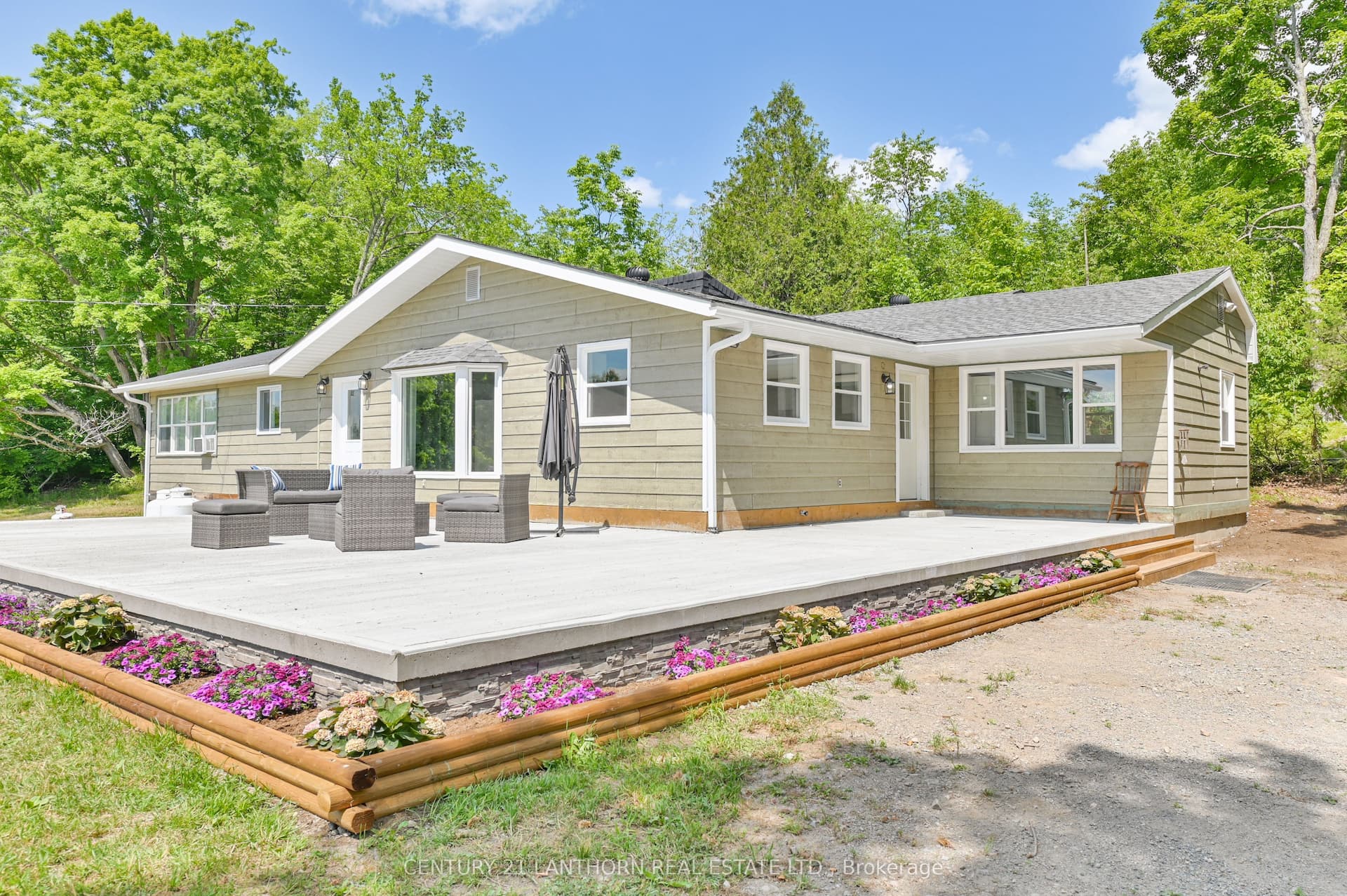 932 Hunt Club Road — photo 1