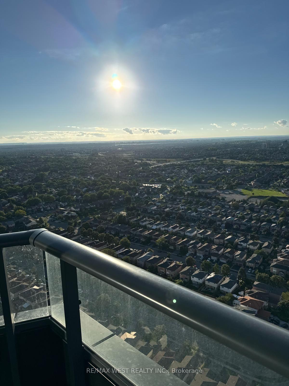 448 Burnhamthorpe Road 3305 #3305, Mississauga — Condo for lease, photo 1