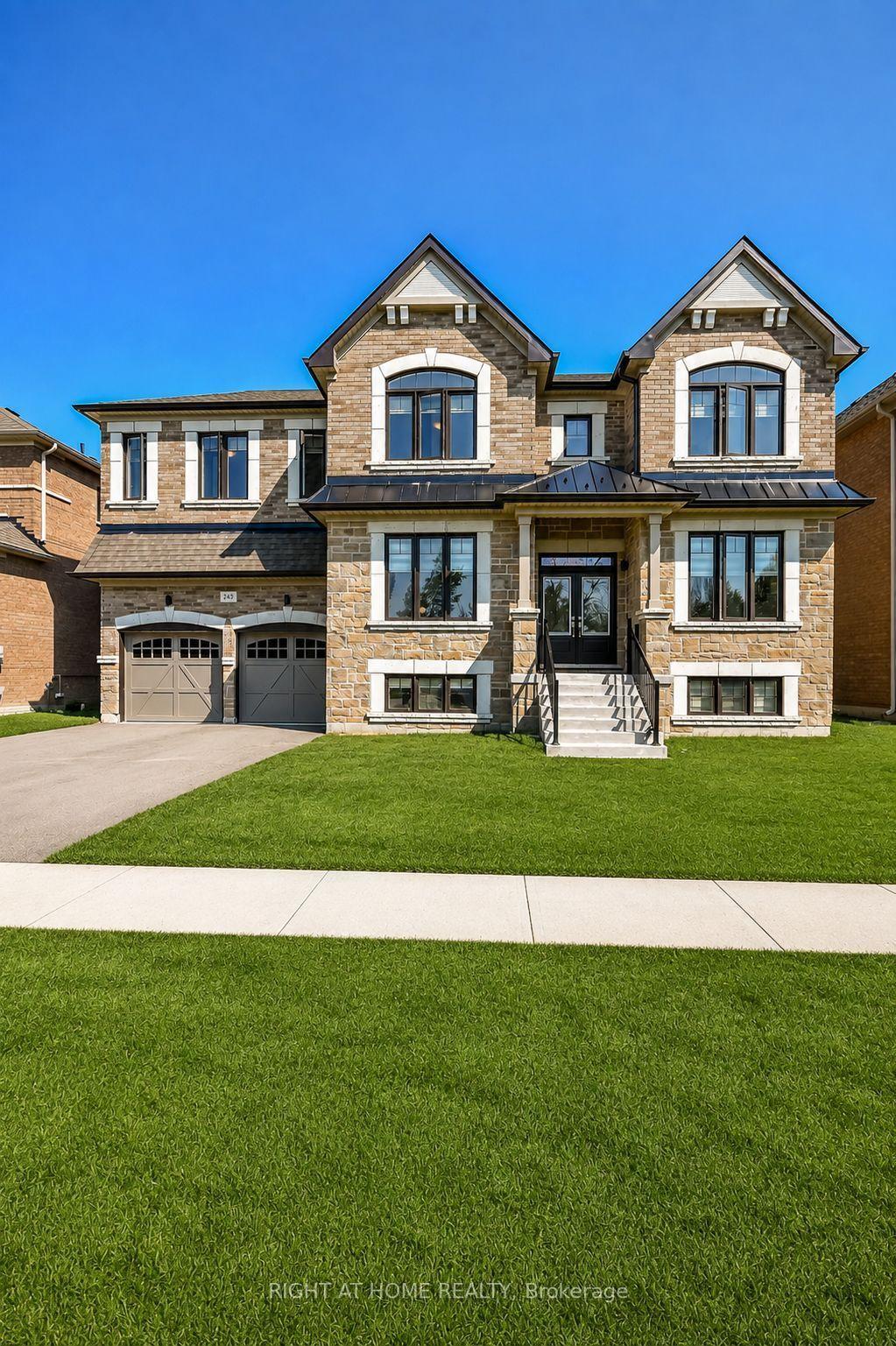 243 CENTRE Street, Clearview — Detached for sale, photo 1