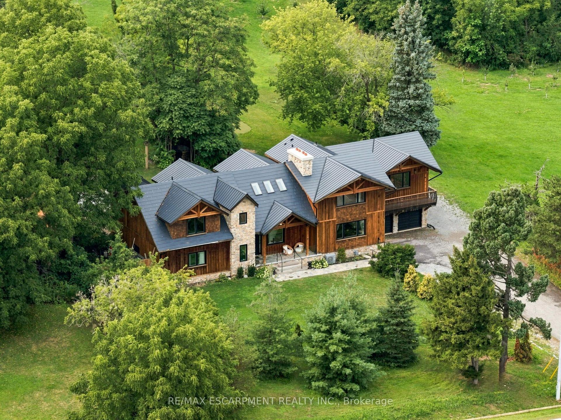2019 Dundas Street, Burlington — Detached for sale, photo 1