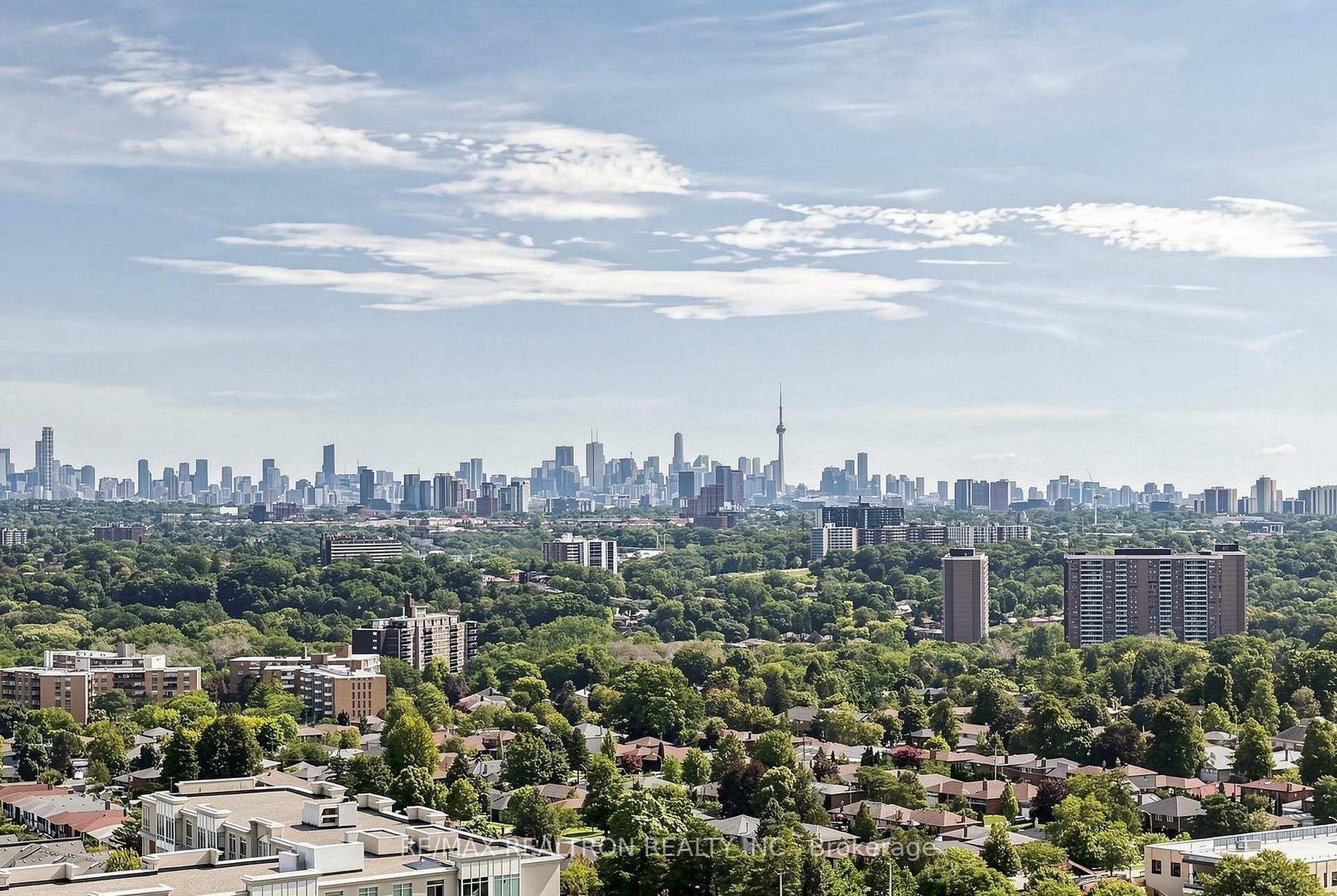 4010 Eglinton Avenue 10 #10, Toronto — Condo for lease, photo 1