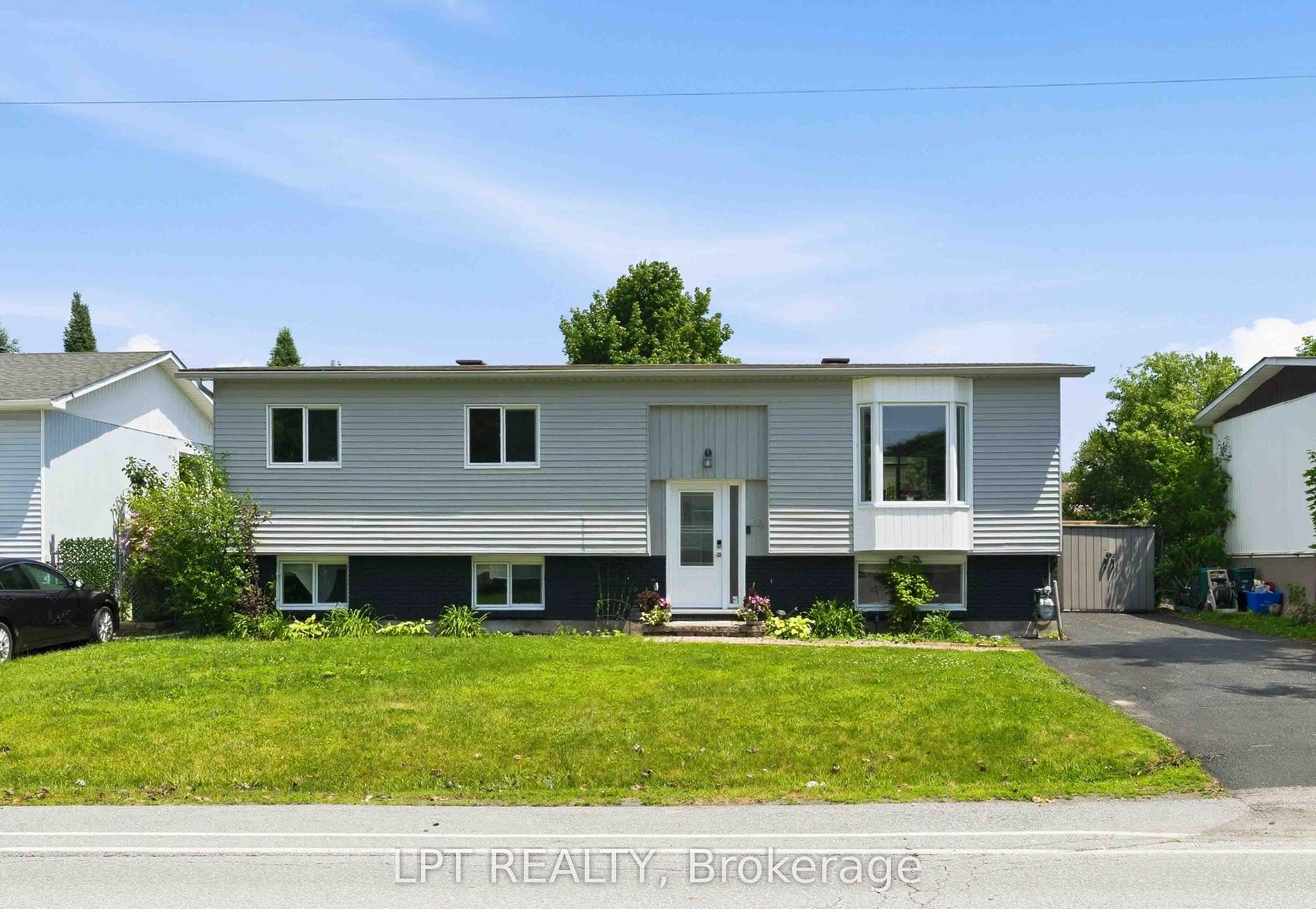 34 Fringewood Drive, Stittsville - Munster - Richmond — Detached for sale, photo 1