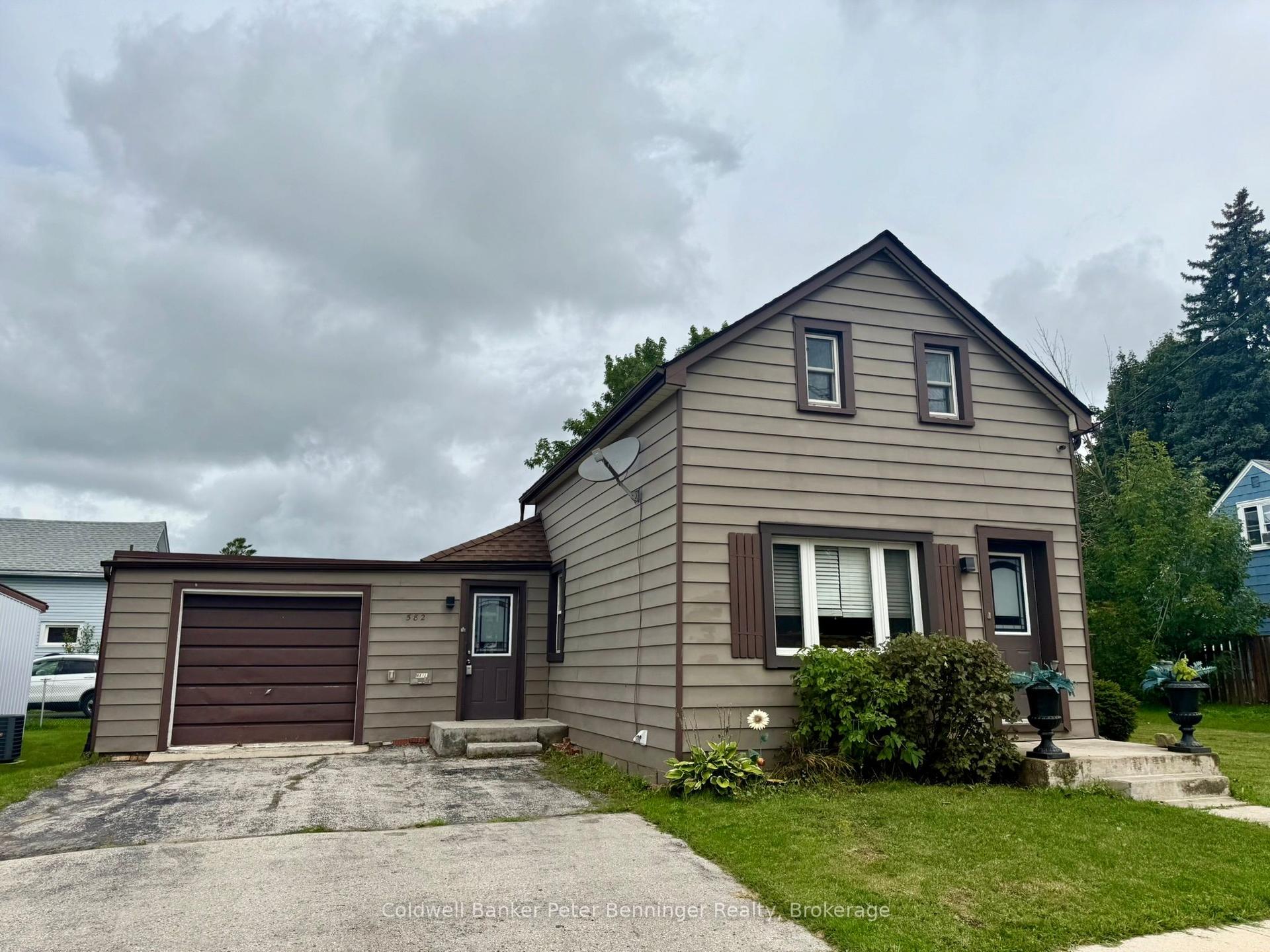 582 9th Street, Hanover — Detached for sale, photo 1