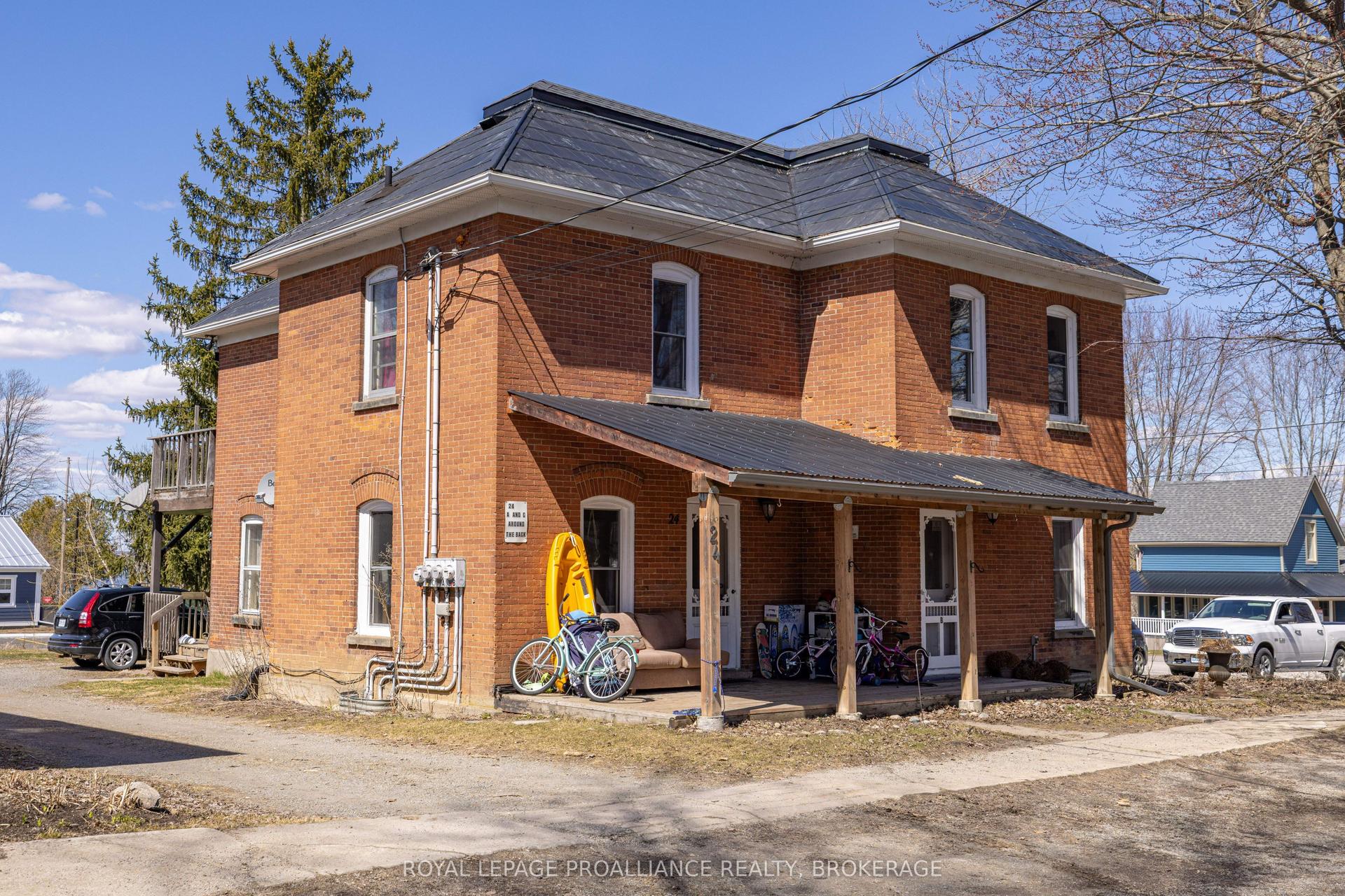 24 Perth Street, Rideau Lakes — Detached for sale, photo 1