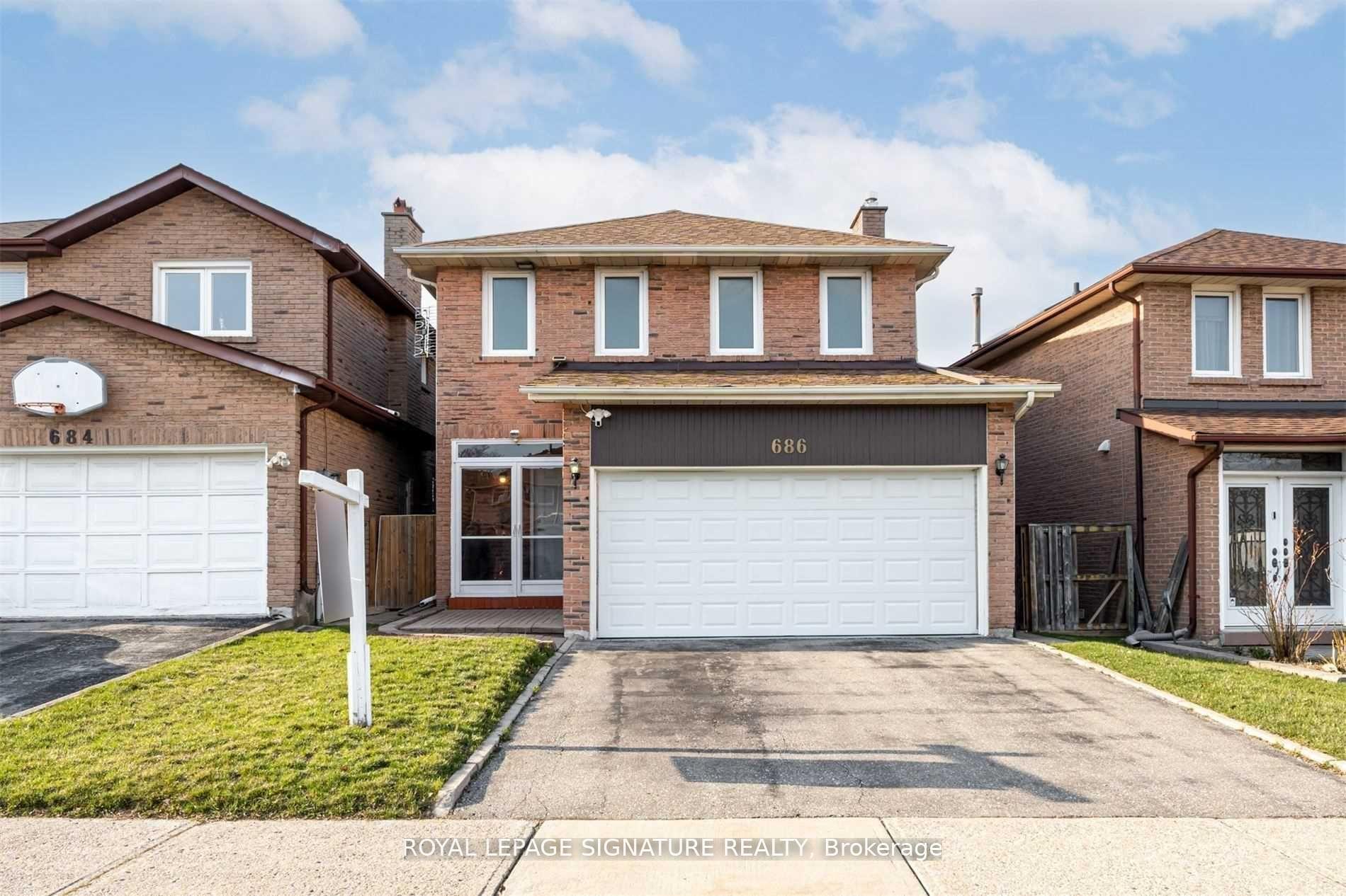 686 York Hill Boulevard — photo 1