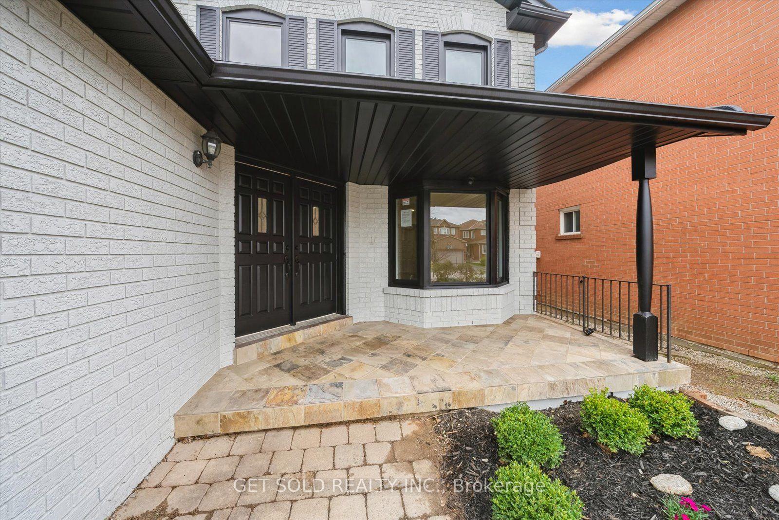 27 Edenbridge Drive — photo 2