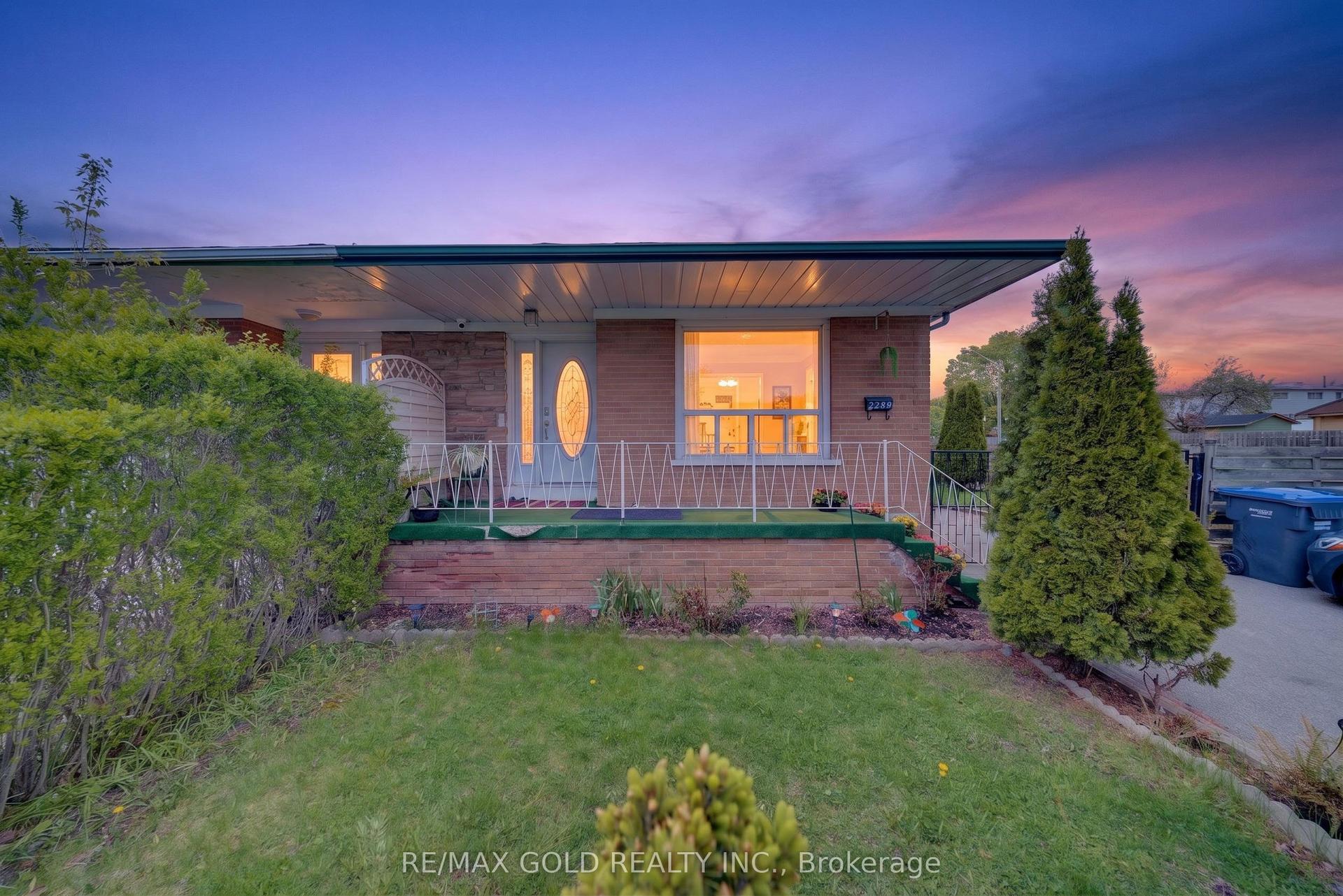 3289 Victory Crescent — photo 1