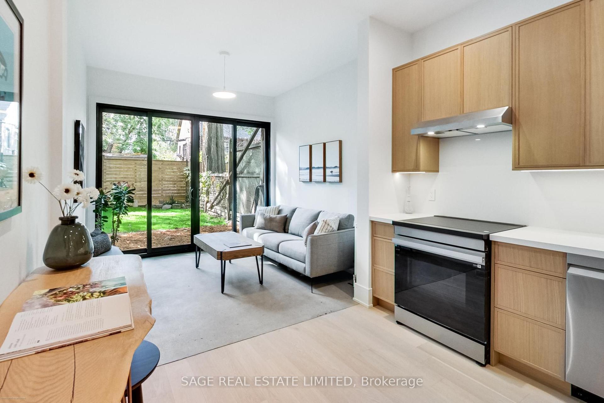 62 Elm Grove Avenue, Toronto — Townhouse for sale, photo 1