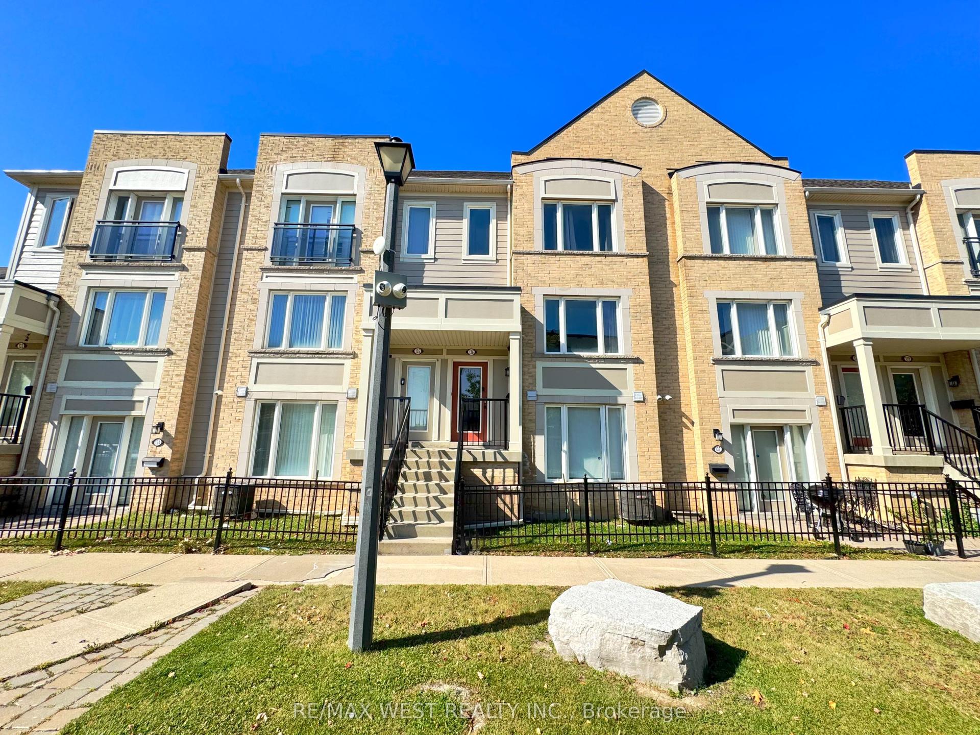 60 Fairwood Circle 136 #136, Brampton — Condo Town for sale, photo 1