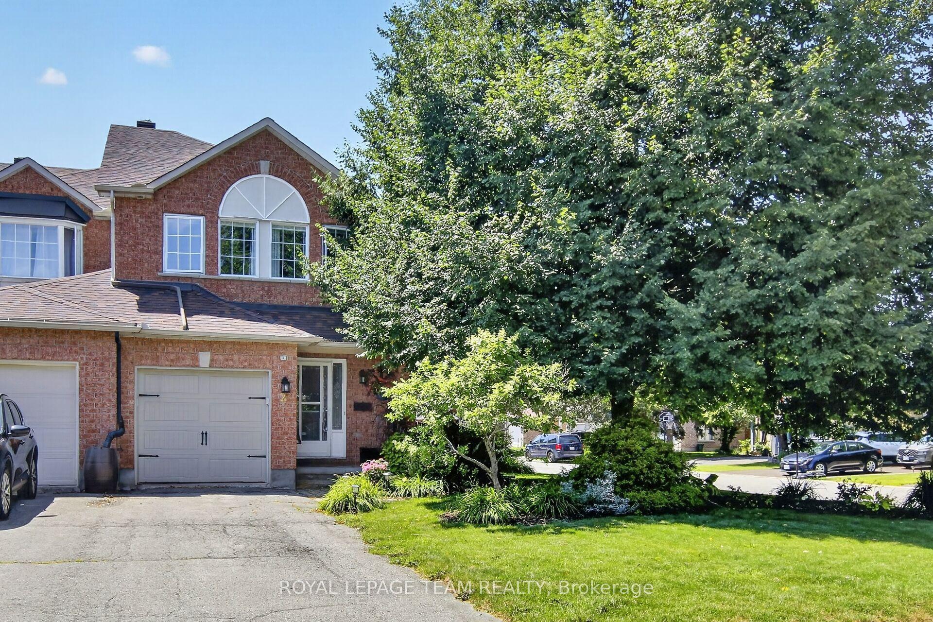 2 Wittingham Drive, Barrhaven — Townhouse for sale, photo 1