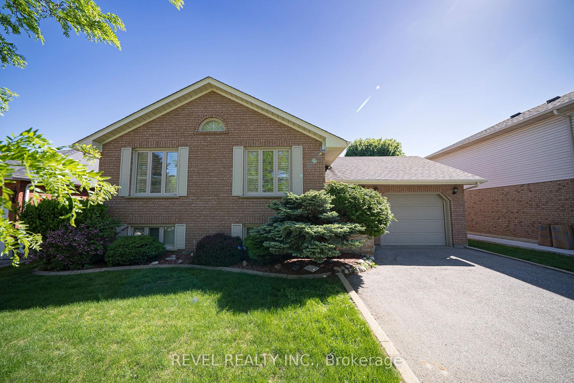 23 Trillium Way — photo 1