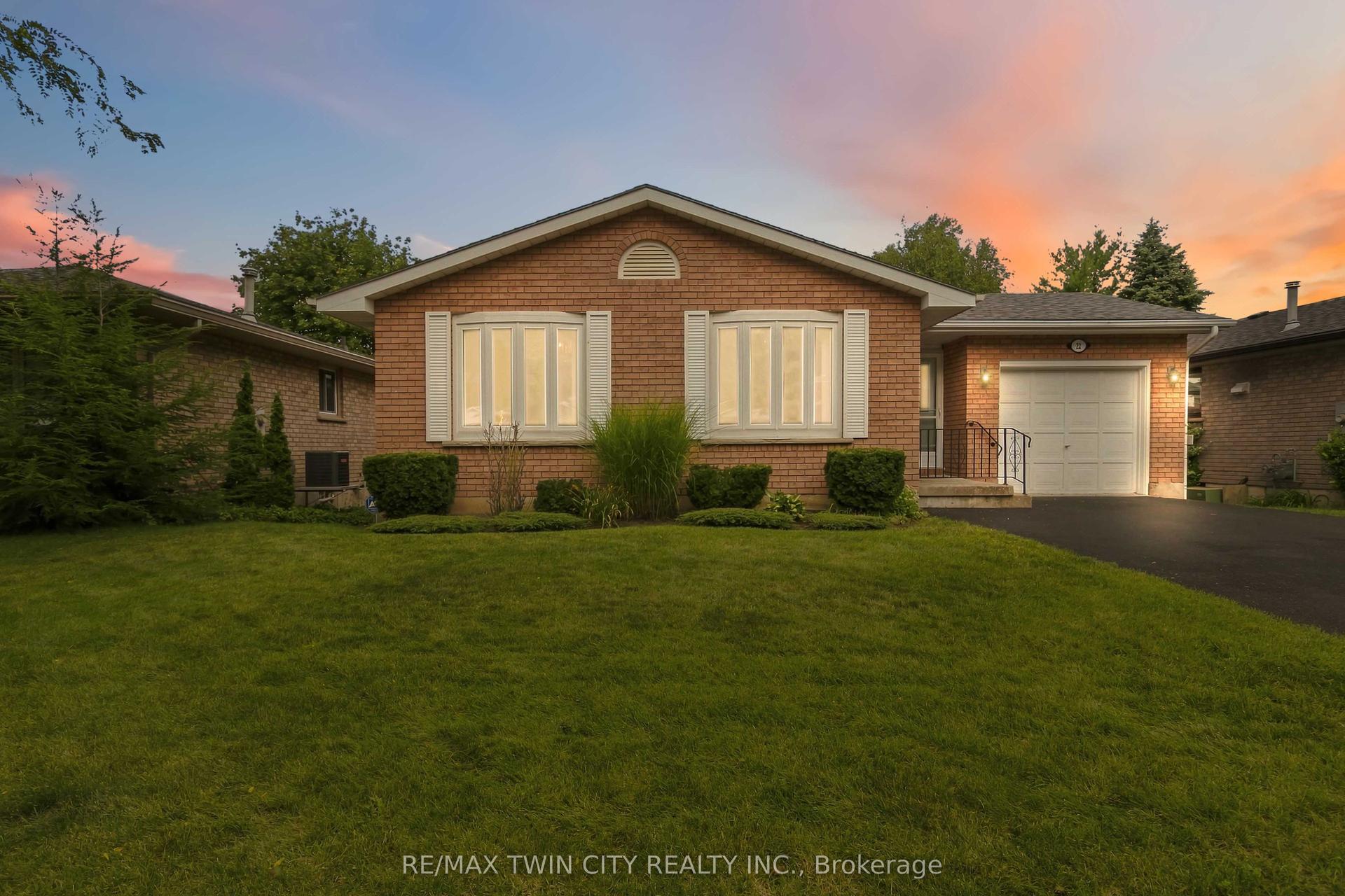 22 Allensgate Drive, Brantford — Detached for sale, photo 1