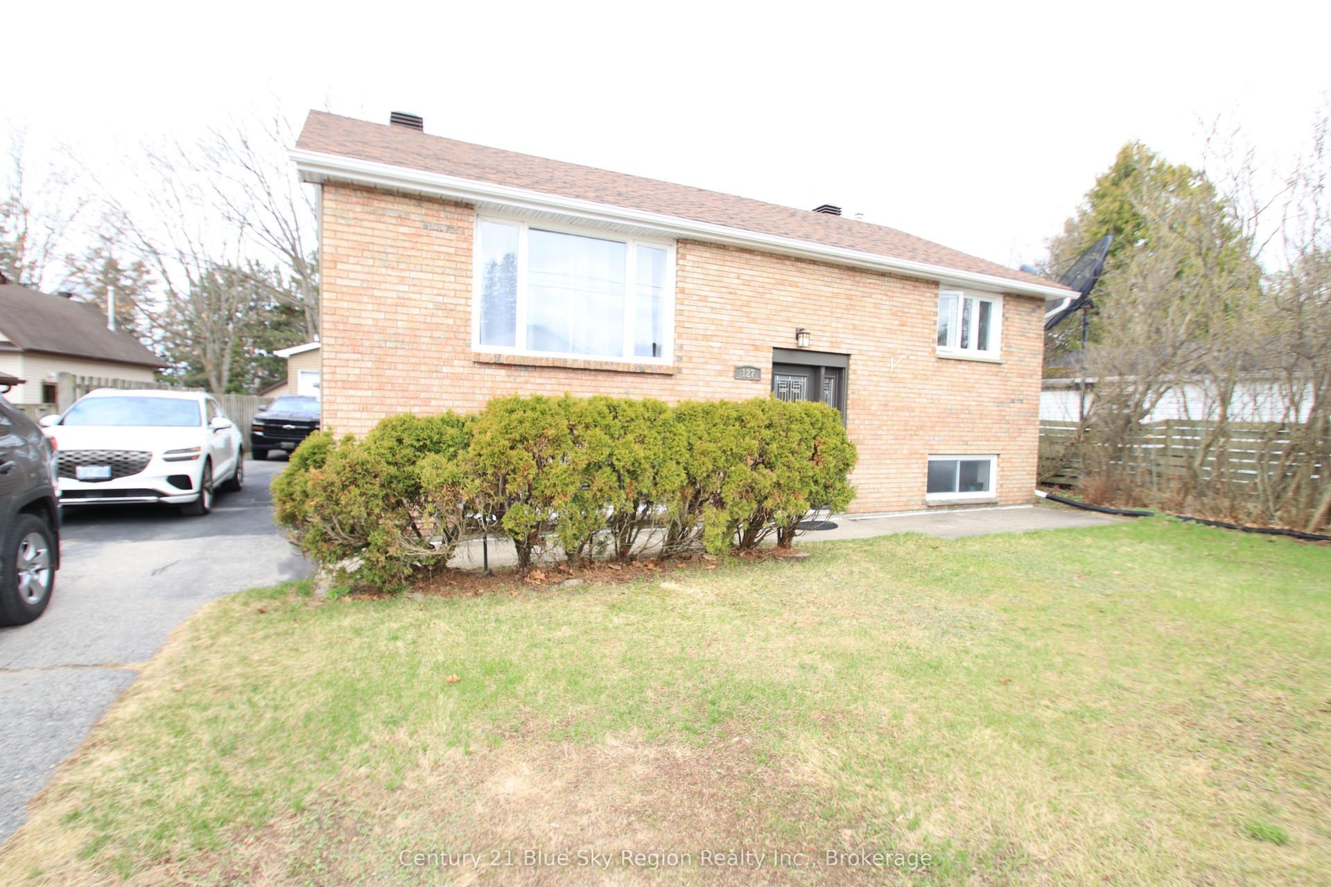 127 Bennett Street — photo 1