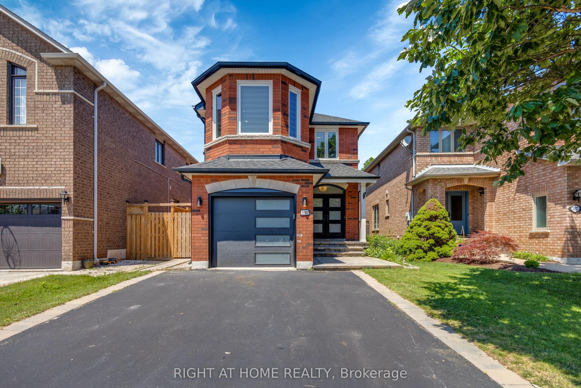 2029 Westmount Drive, Oakville — Detached for lease, photo 1