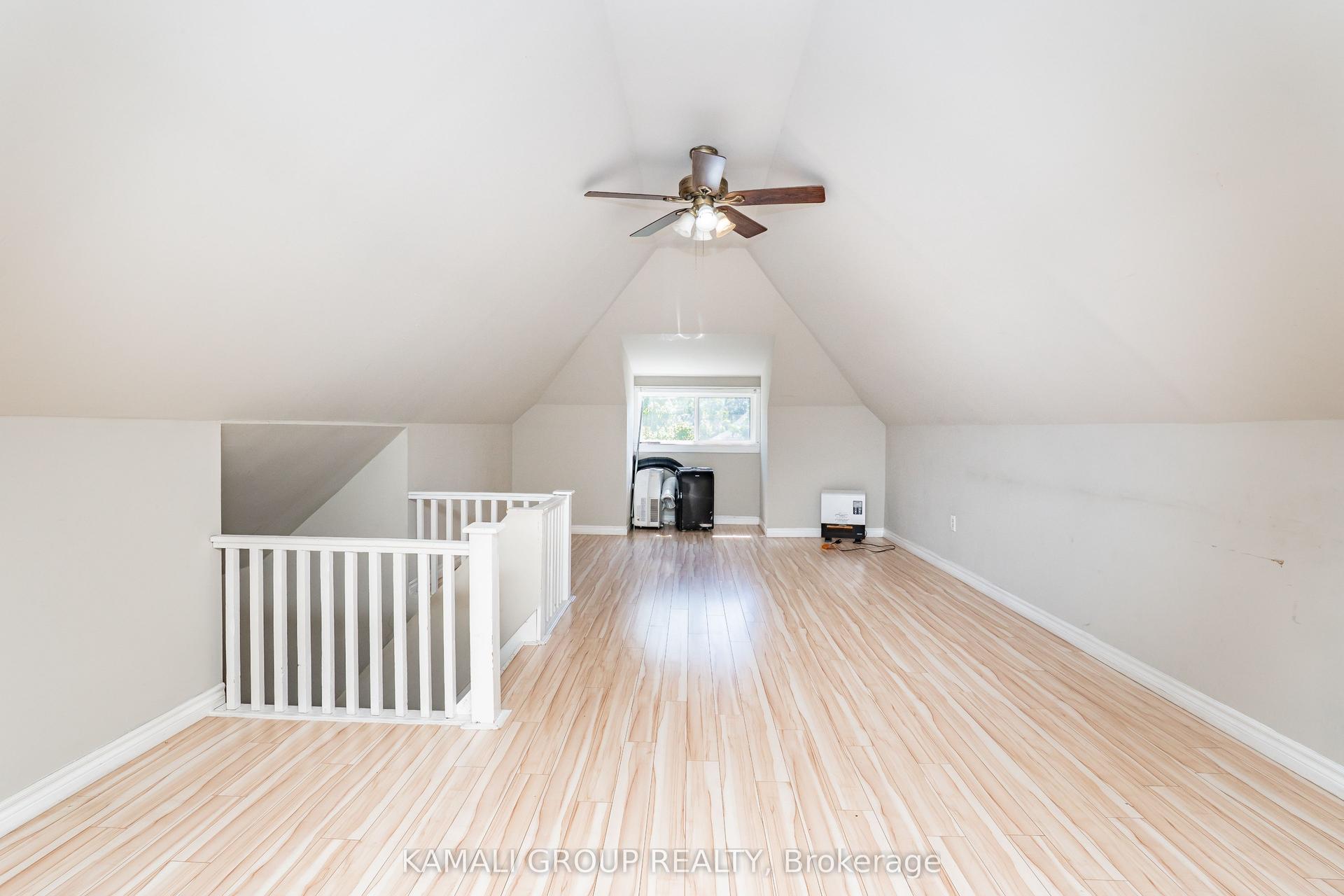 25 Spadina Avenue UPPER #UPPER — photo 1