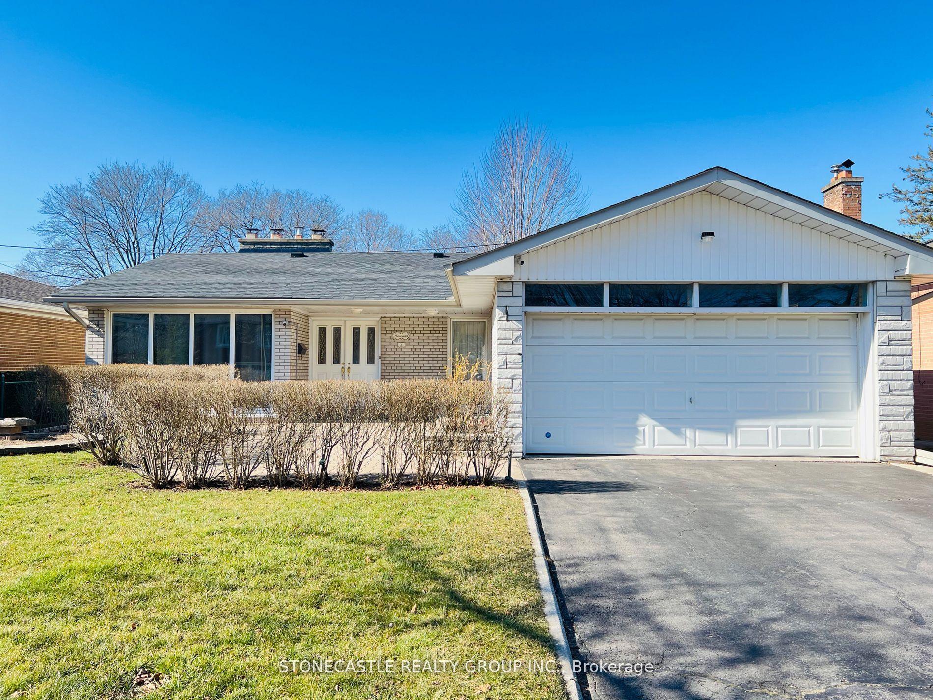 8 Hartsdale Drive, Toronto — Detached for lease, photo 1