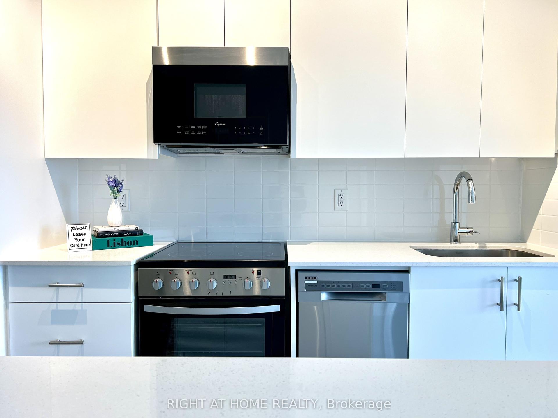 15 Ellerslie Avenue 2301 #2301, Toronto — Condo for lease, photo 1