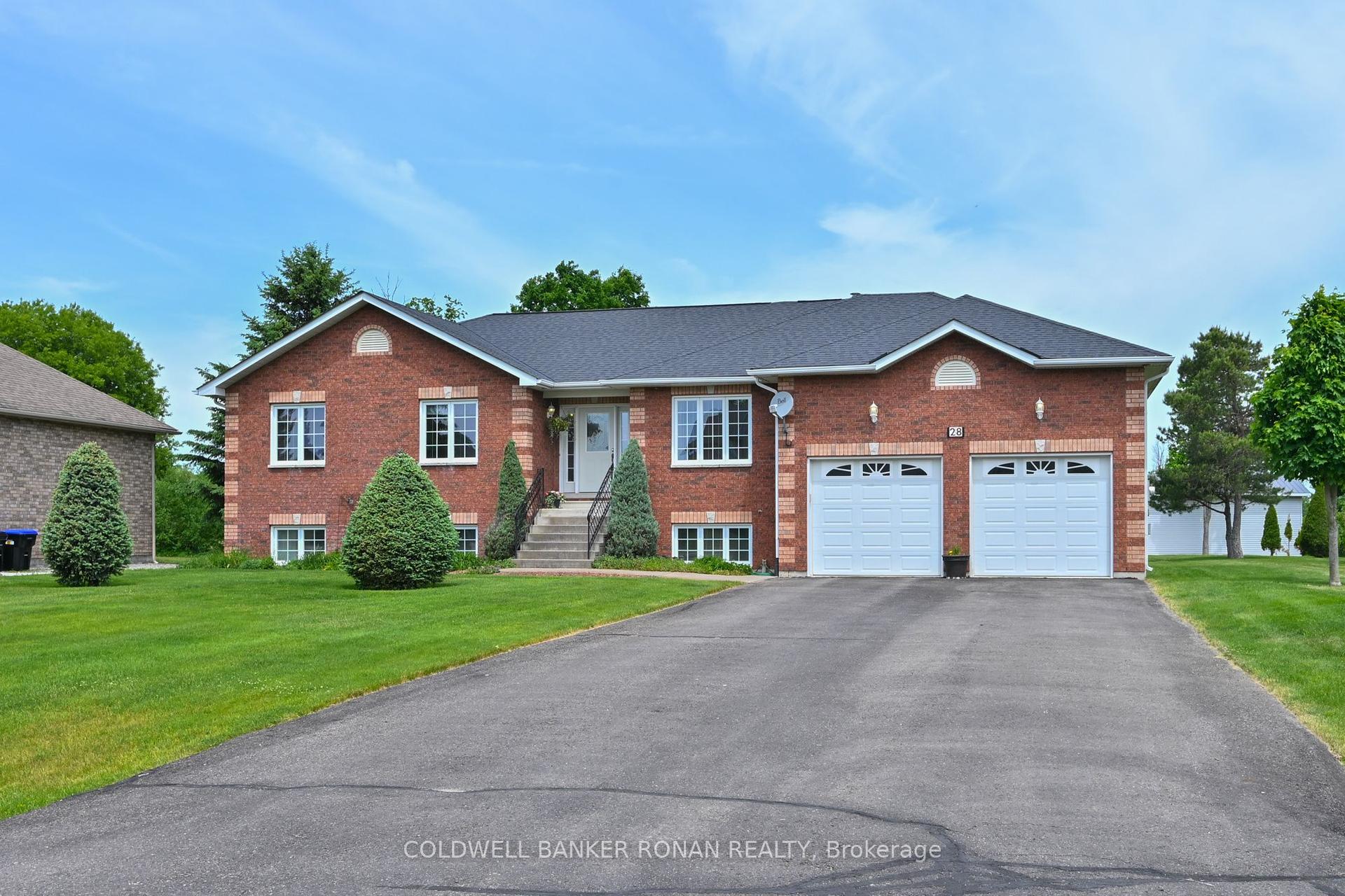 28 Fisher Drive — photo 1