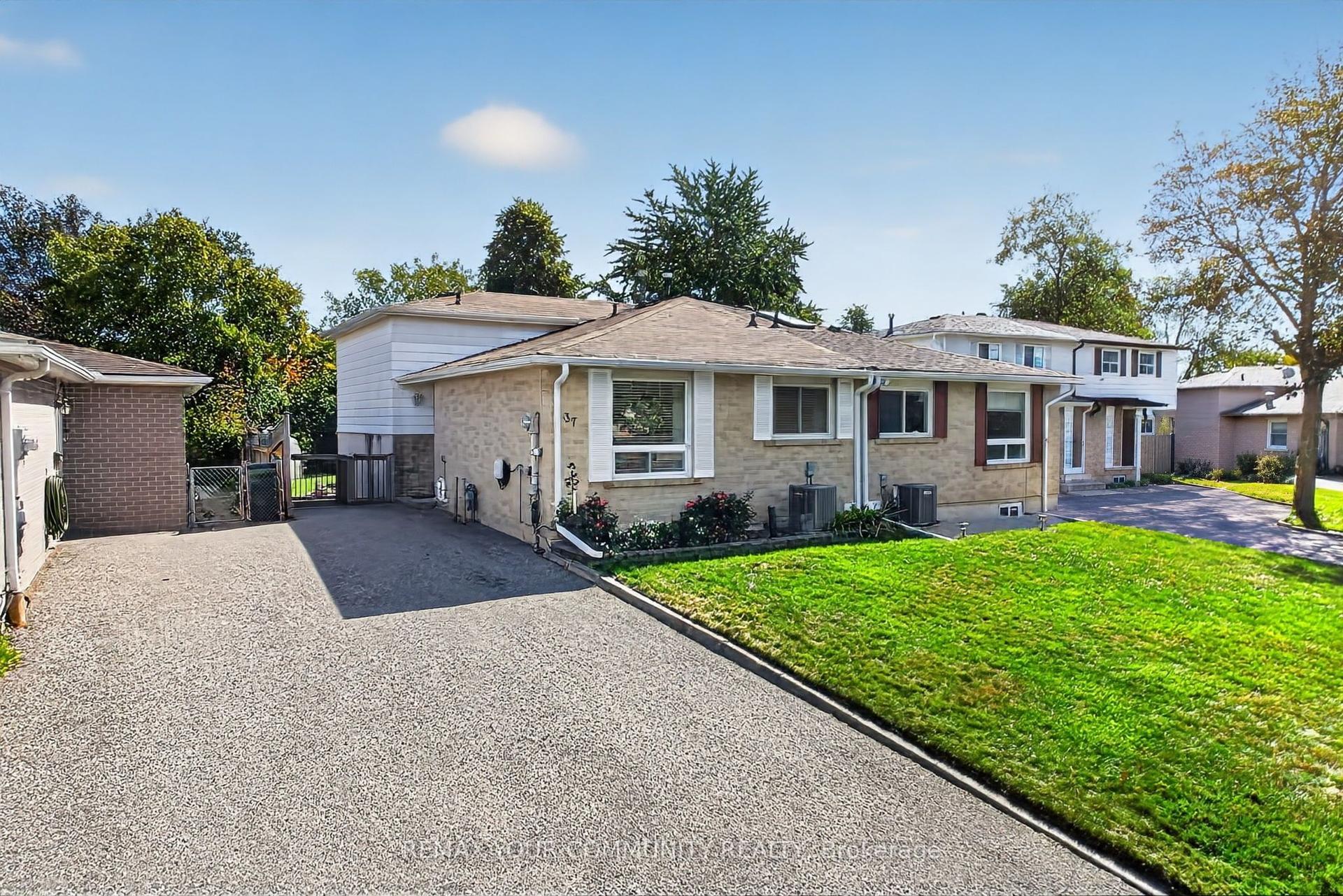 37 Coxworth Crescent, Toronto — Semi-Detached for sale, photo 1
