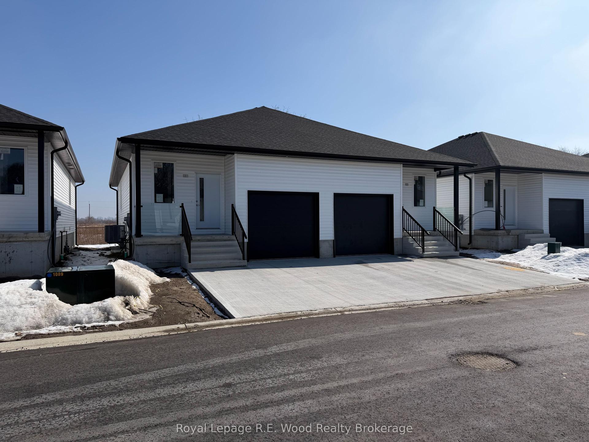 335 John Street S, Aylmer — Condo Town for lease, photo 1