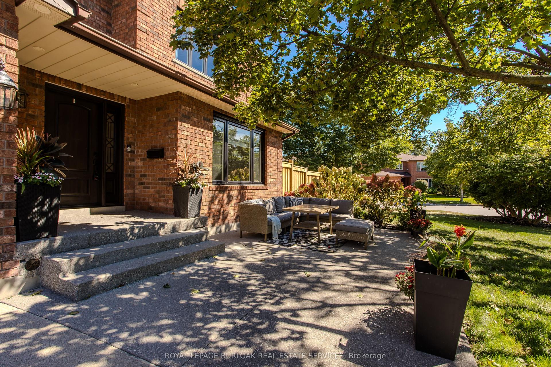 541 Hambling Court, Burlington — Detached for sale, photo 1