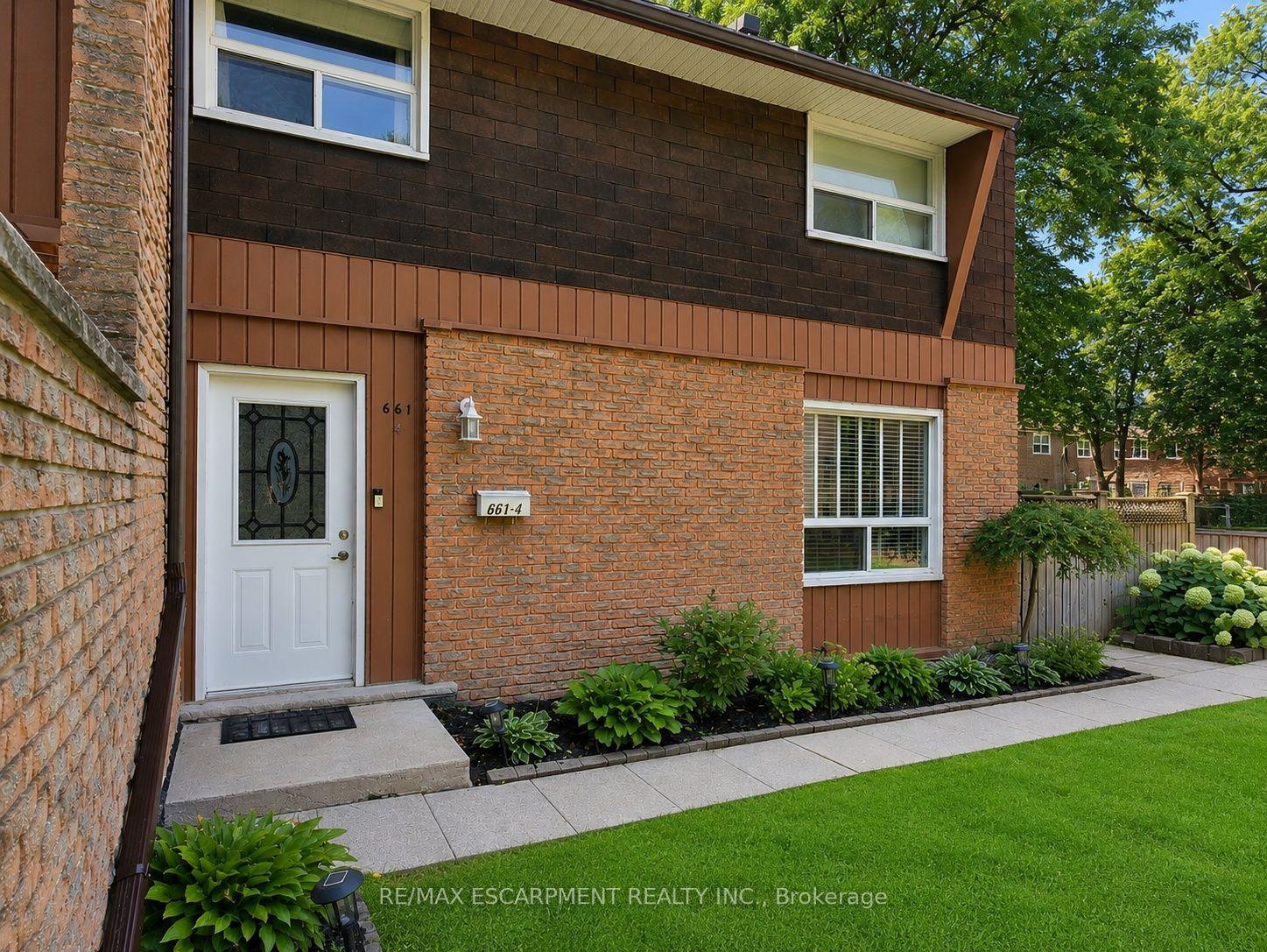 661 Francis Road 4 #4, Burlington — Condo Town for sale, photo 1