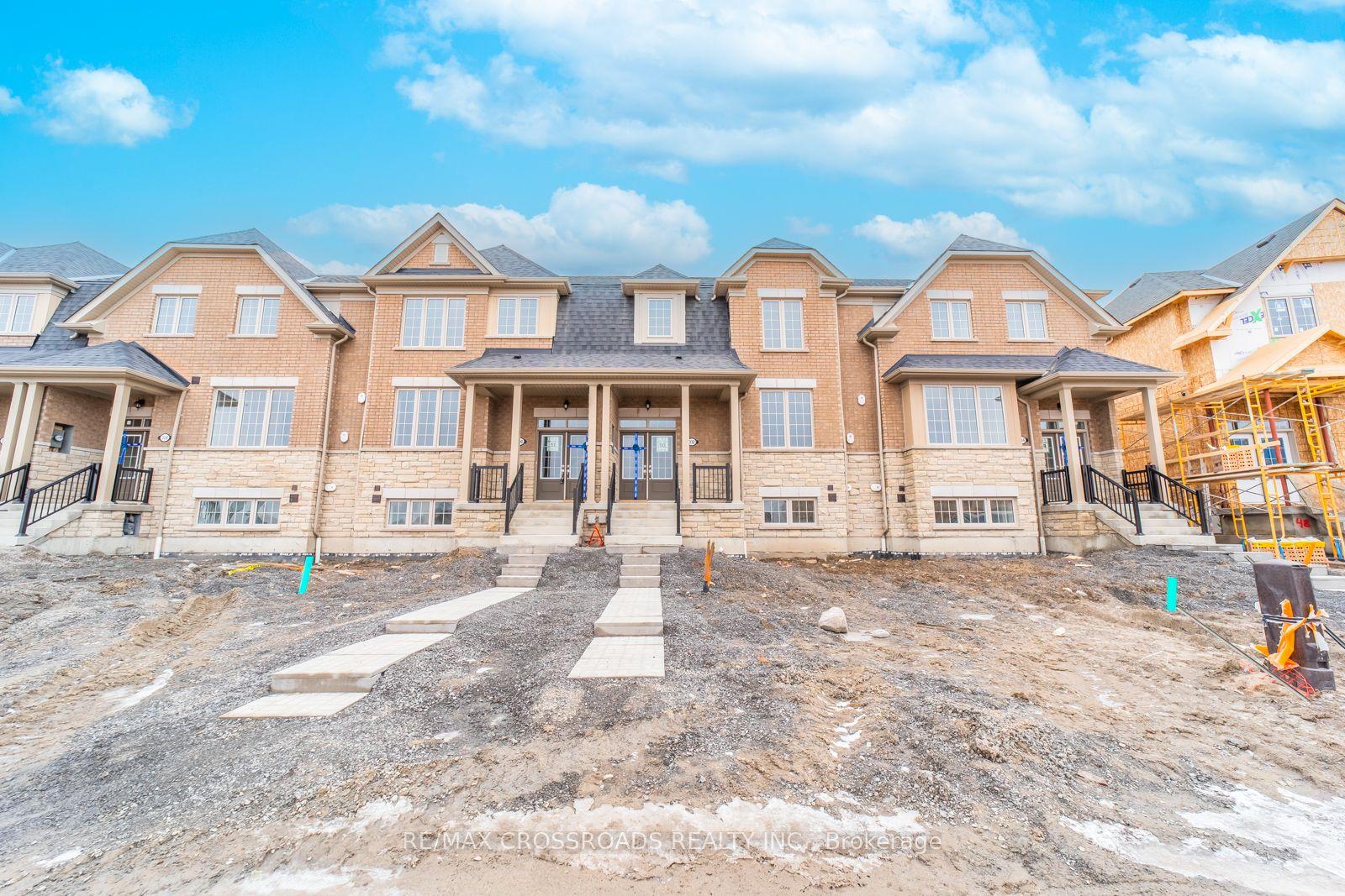 332 Coronation Road, Whitby — Townhouse for sale, photo 1