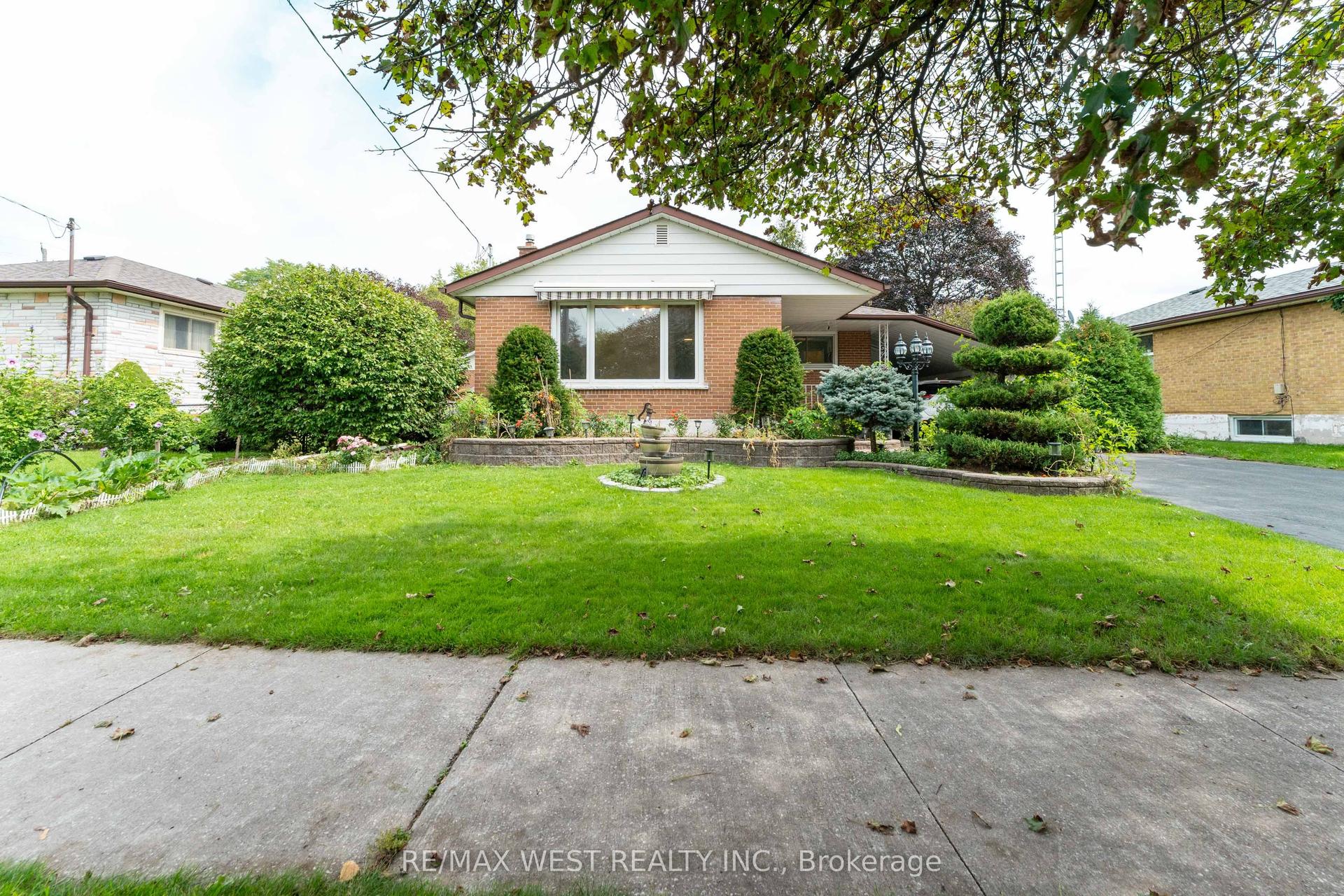 203 Lupin Drive, Whitby — Detached for sale, photo 1