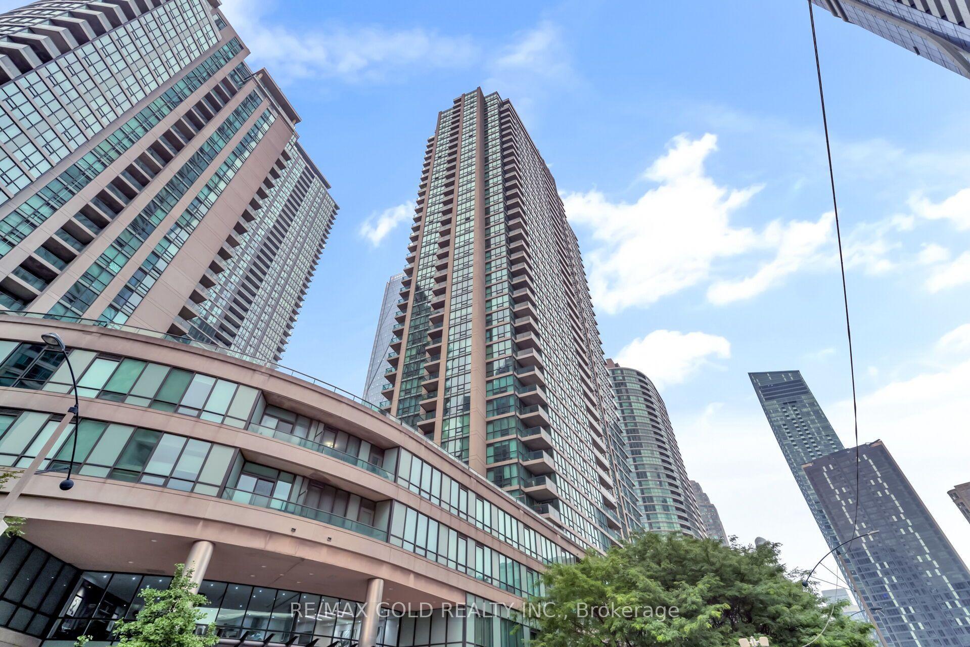 16 Yonge Street 1808 #1808, Toronto — Condo for sale, photo 1