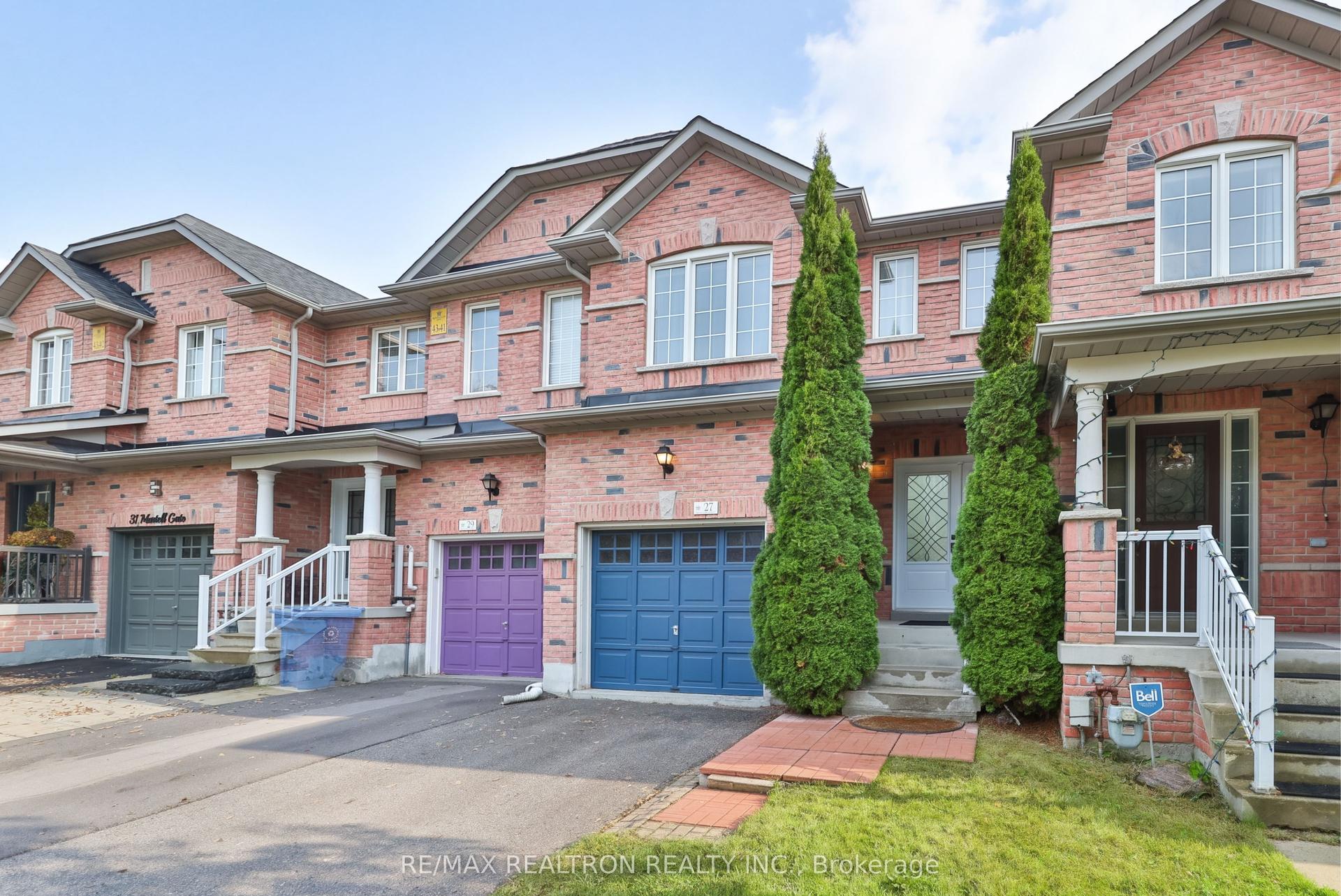 27 Martell Gate, Aurora — Townhouse for sale, photo 1