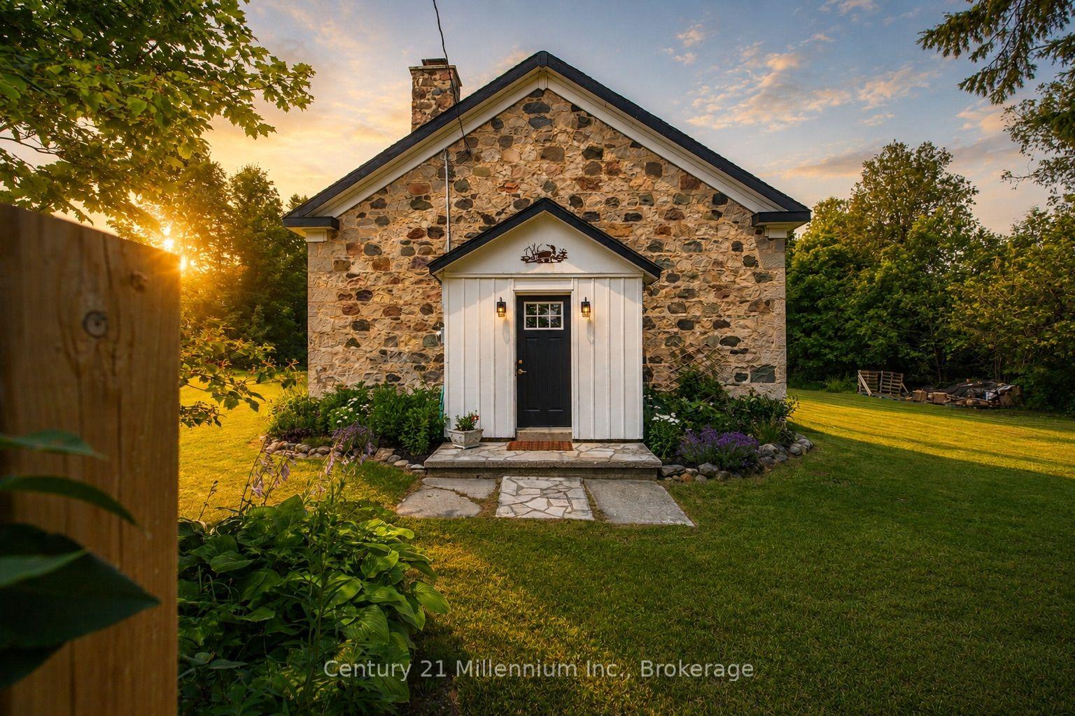 424043 Concession 6, West Grey — Detached for sale, photo 1