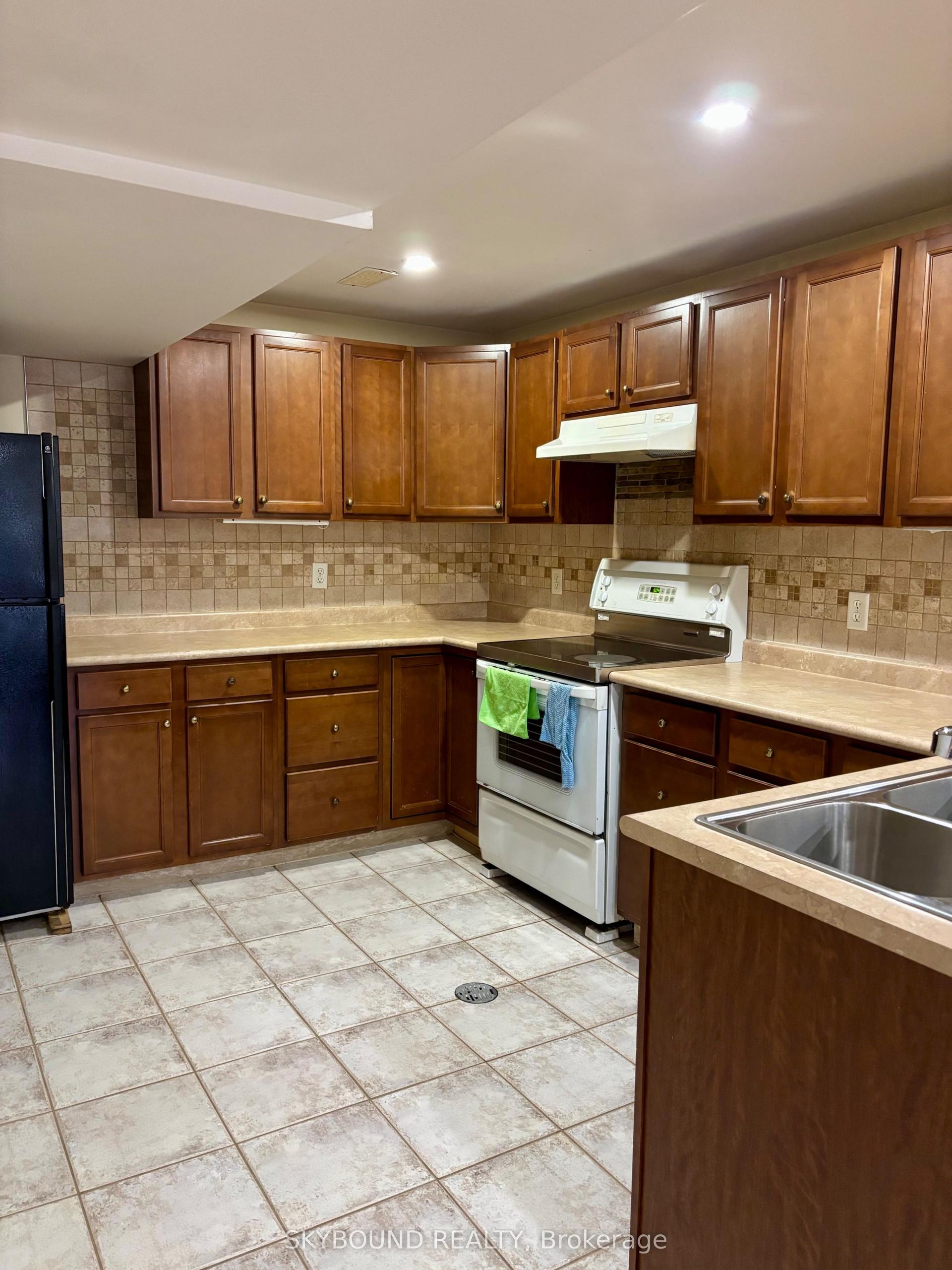 107 Whitchurch Mews Lower unit #Lower unit, Mississauga — Detached for lease, photo 1