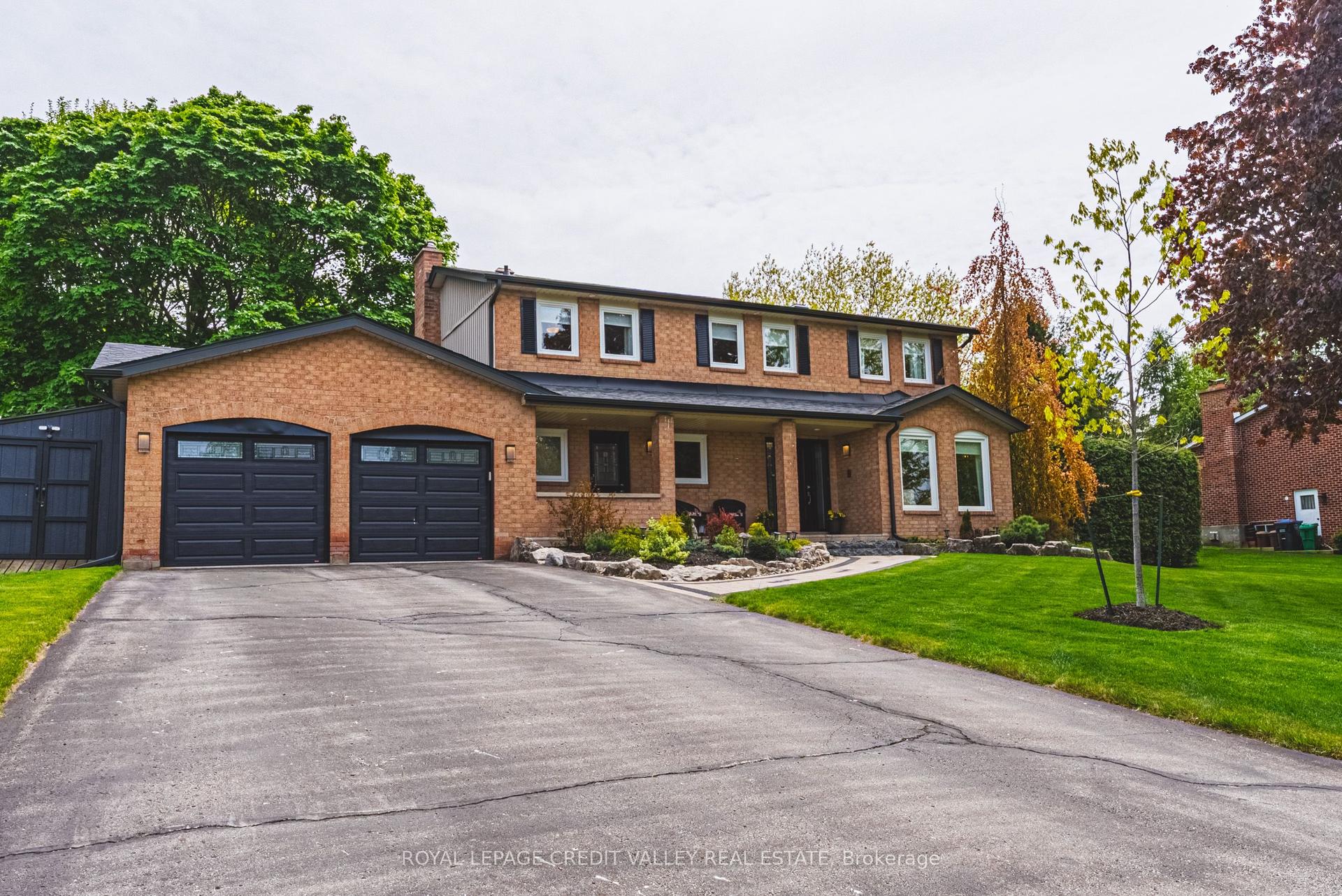 5 Valleygreen Crescent S — photo 1