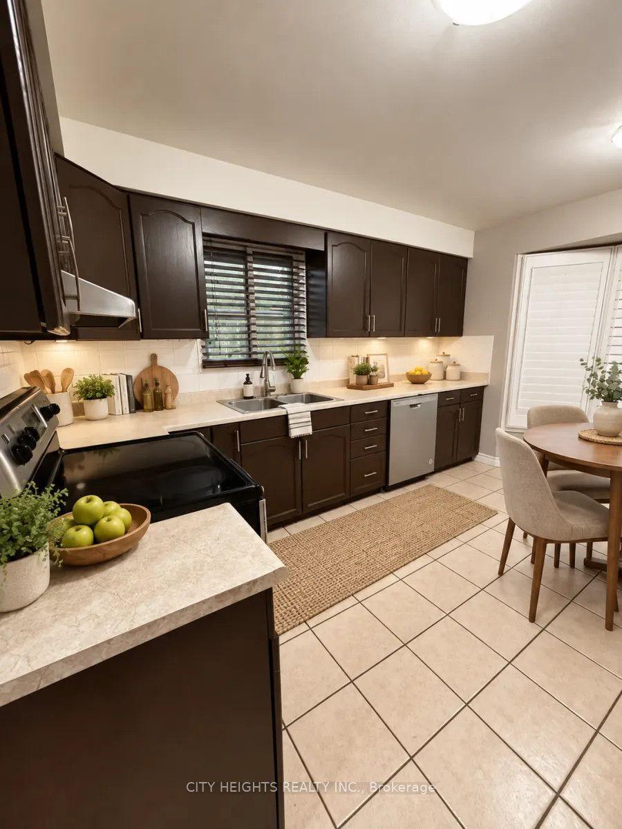 173 Mayberry Court, Waterloo — Detached for lease, photo 1