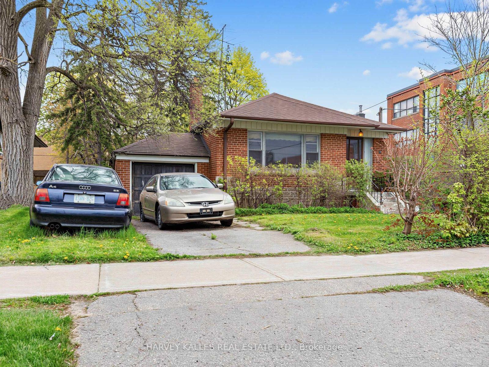 12 Invermay Avenue — photo 1