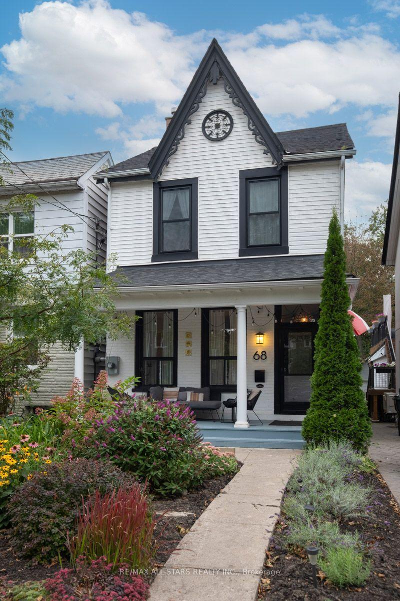 68 Osborne Avenue, Toronto — Detached for sale, photo 1