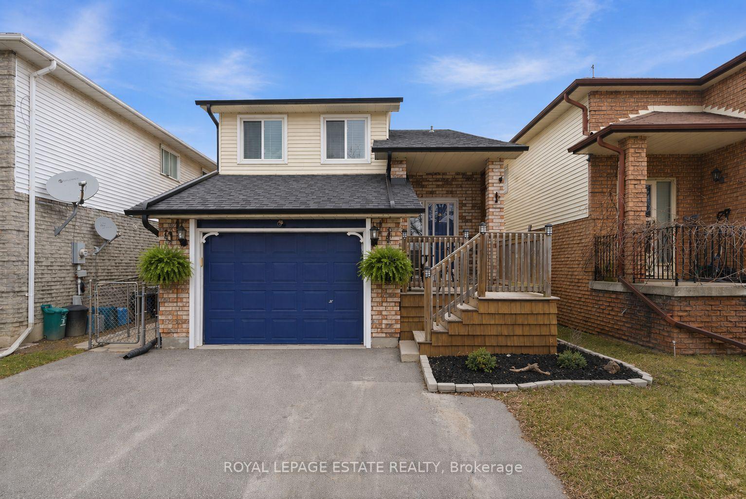 78 Turnberry Crescent — photo 1