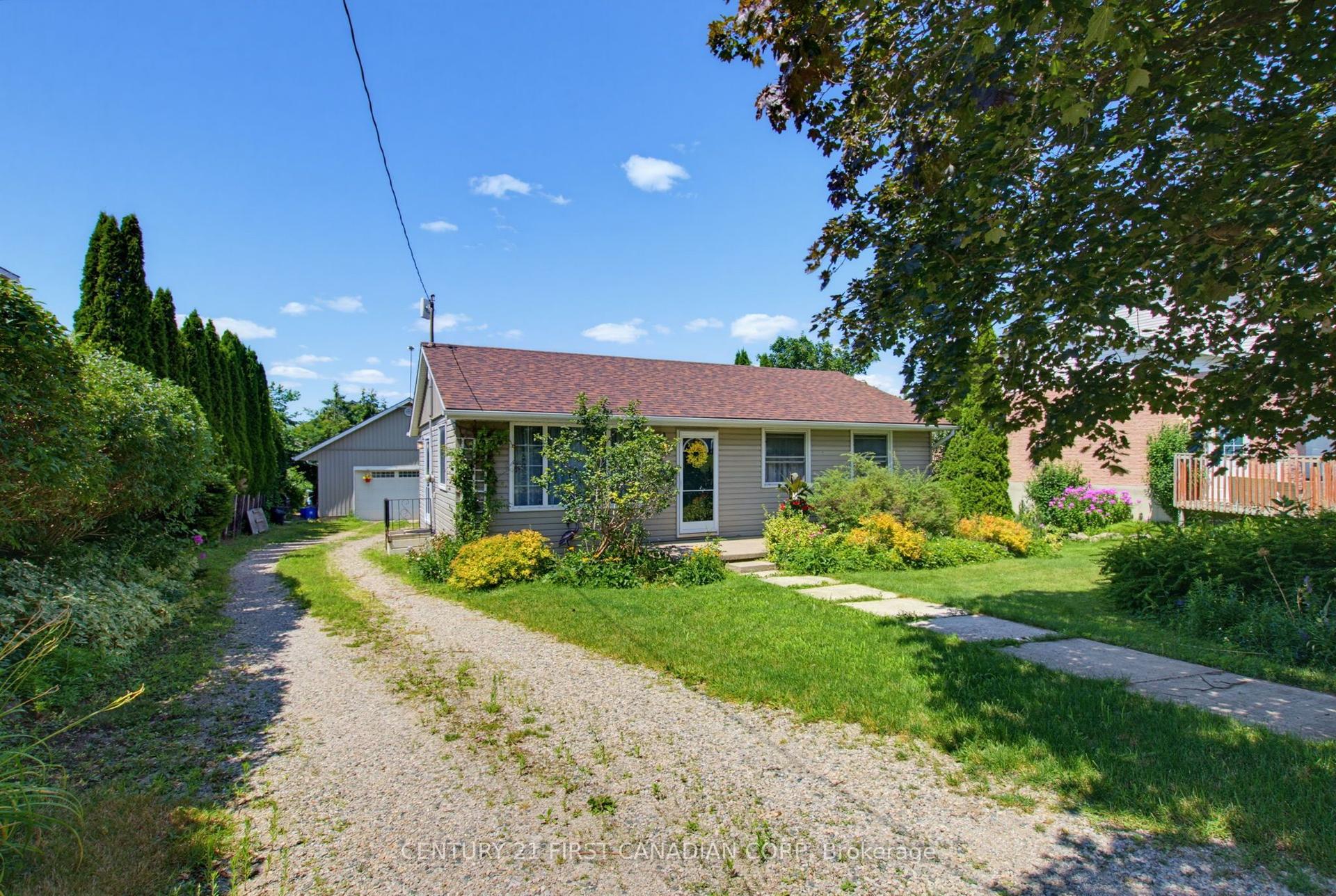 267 King Street E, Ingersoll — Detached for sale, photo 1